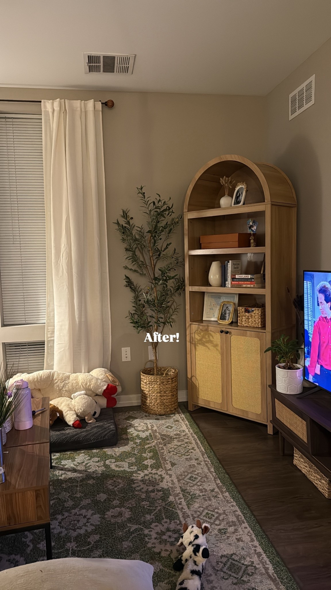 Coastal wooden arched bookshelf! 

#LTKSaleAlert #LTKHome