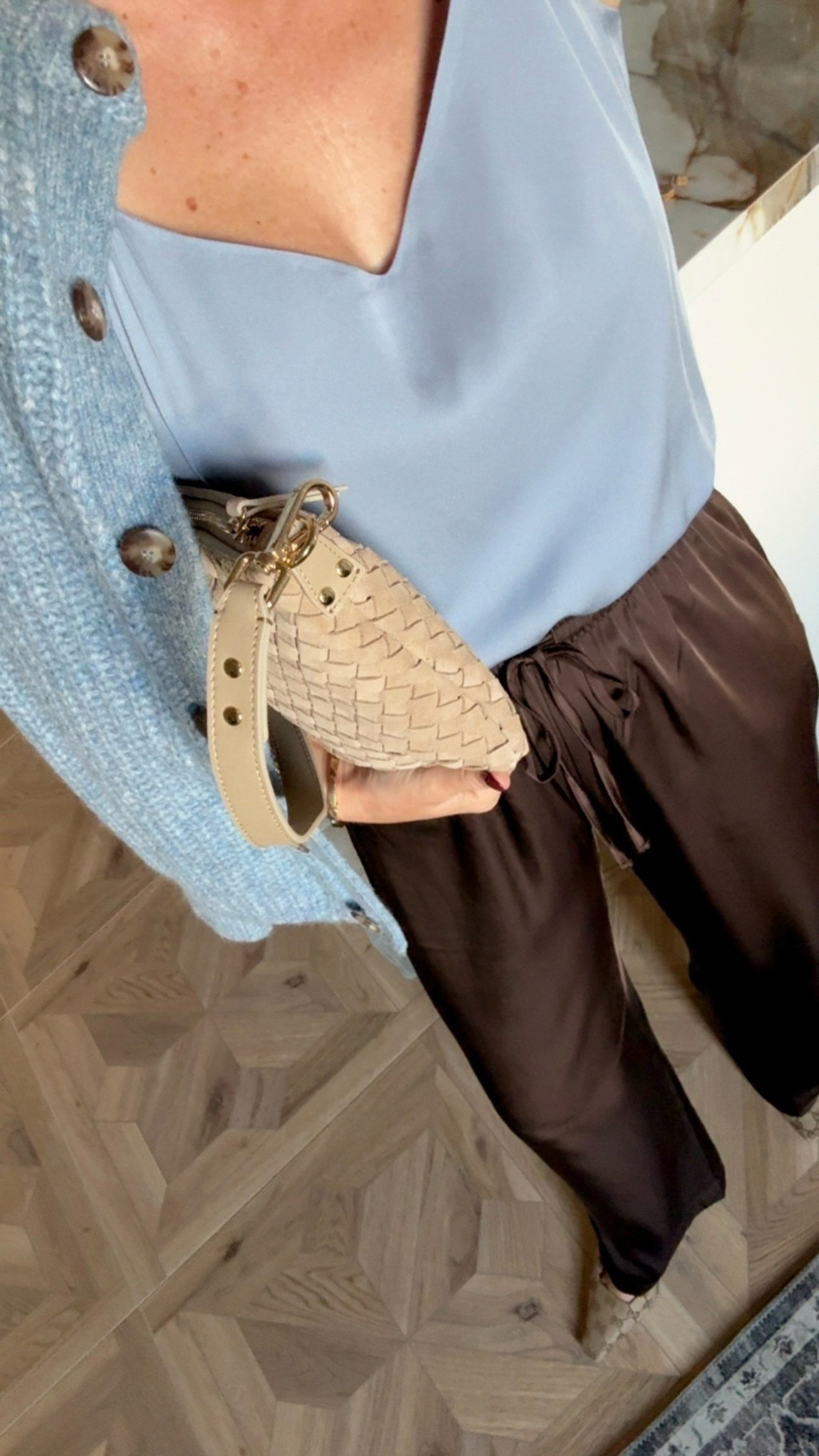 XS cardigan / XS cami / XS regular pants 🍁

fall outfit idea, chocolate brown pants, blue cardigan, satin cami outfit, snakeskin flats, cozy fall outfit, brown and blue outfit, elevated casual style, fall fashion inspiration, Le Labo Thé Noir 29

#LTKootd #LTKOver40 #LTKPetite