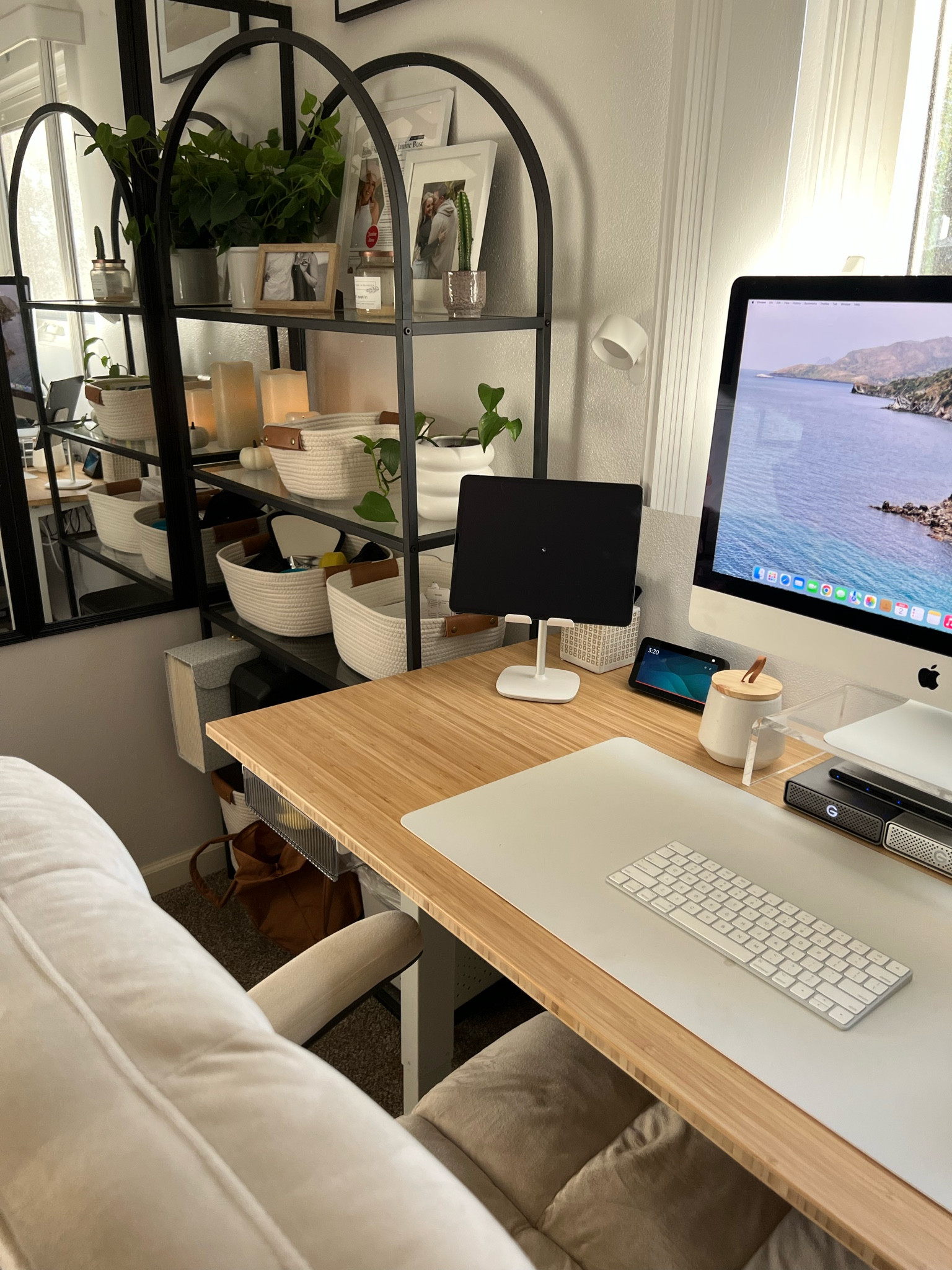 Full desk set up 🤍 #standingdesk #LTKCyberweek

#LTKhome #LTKsalealert