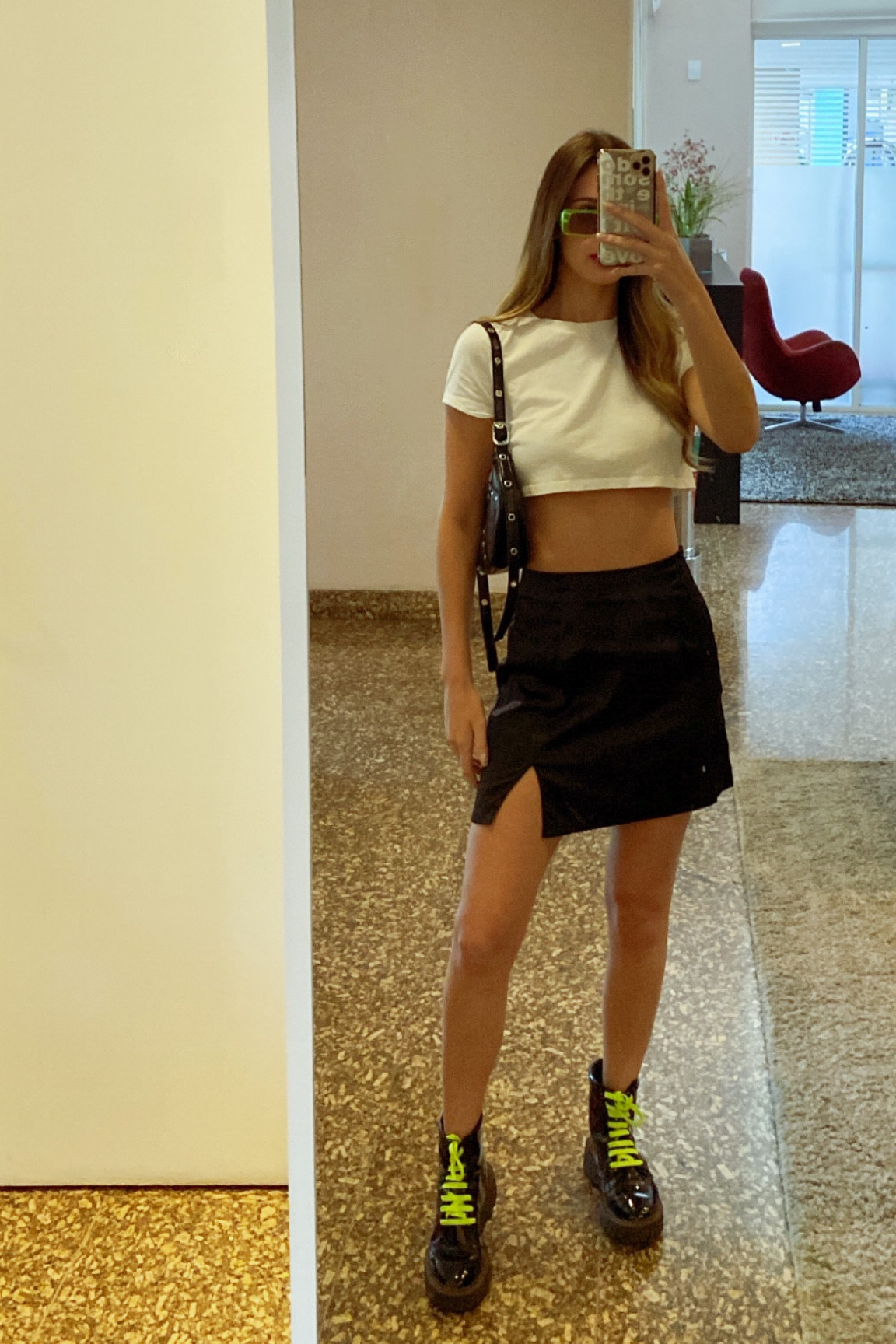 T-shirt Cropped Branca
Tamanho: S
Saia acetinada Preta
Tamanho: S

#LTKfit #LTKbrasil #LTKstyletip