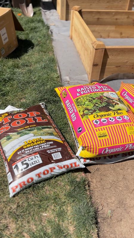 The top soil and raised bed & potting mix I use to fill up my raised garden beds! Both are organic and found at Home Depot!

#LTKSeasonal #LTKhome #LTKVideo