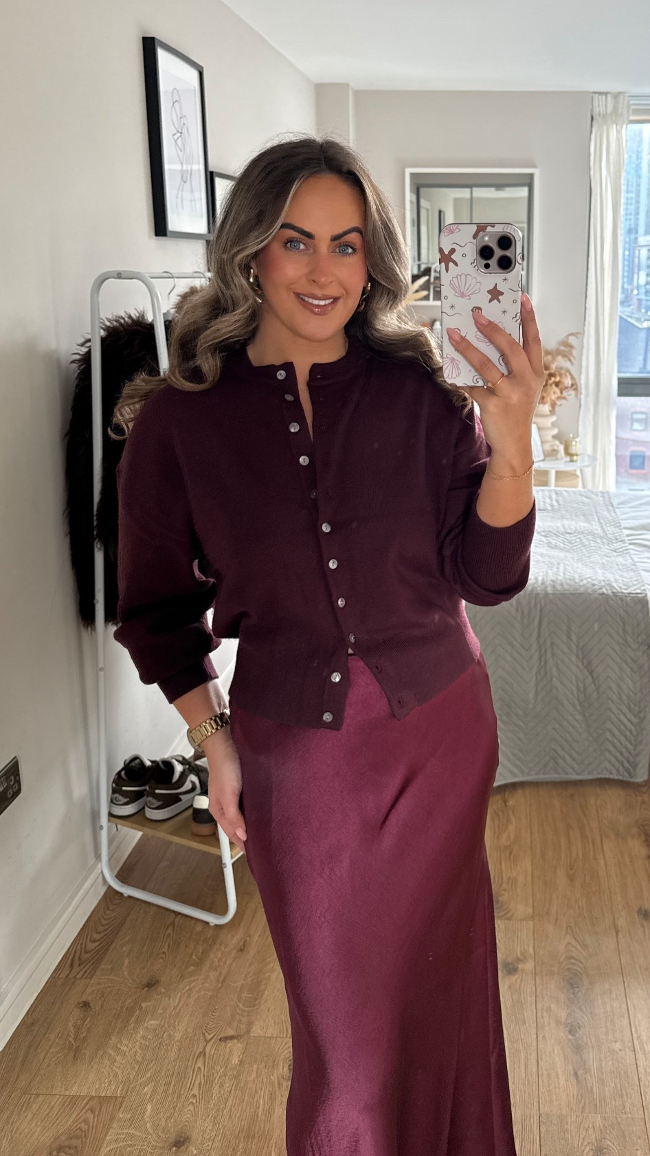 Christmas Day outfit Inspo 🎄🥂✨

I’m a UK size 10, 5ft4 and I’m wearing the following sizes;
Cardigan - size small
My skirt is old so I’ve linked similar




#LTKwinter #LTKstyletip #LTKfestive