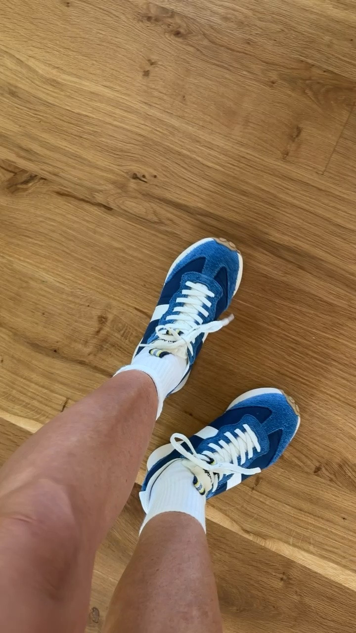 I always hear people talk about these shoes and I finally caved - these are SO comfy