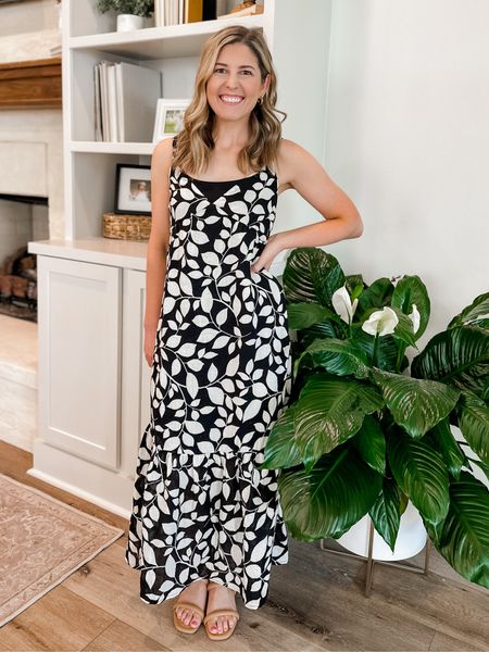 Summer dress from Gibsonlook! Use code: Jordan10 for 10% off
Size: XXS, runs tts, it does come down a little low for me but is perfect with a black cami!

#LTKunder100 #LTKSeasonal #LTKstyletip