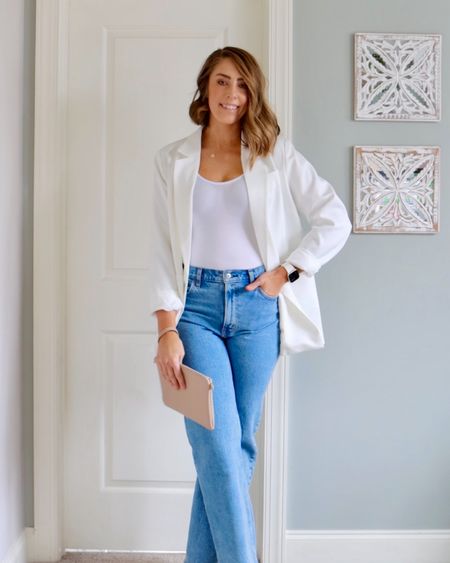 Check out these high rise jeans from Abercrombie! Swipe ➡️ to See how I styled them 3 ways for work or play! And best of all they’re on sale now!

Green bodysuit, Apple Watch, Abercrombie denim, Abercrombie jeans, Spring trends, new denim, work outfit, snake skin heels, boho bag, hobo bag, Rebekah Minkoff, open toe toe heels, tall women fashion, tall girl fashion, tall jeans for women, summer outfits

Bodysuit - medium 
Denim - 29 long
Shoes - 11

#LTKStyleTip #LTKFindsUnder100 #LTKSaleAlert