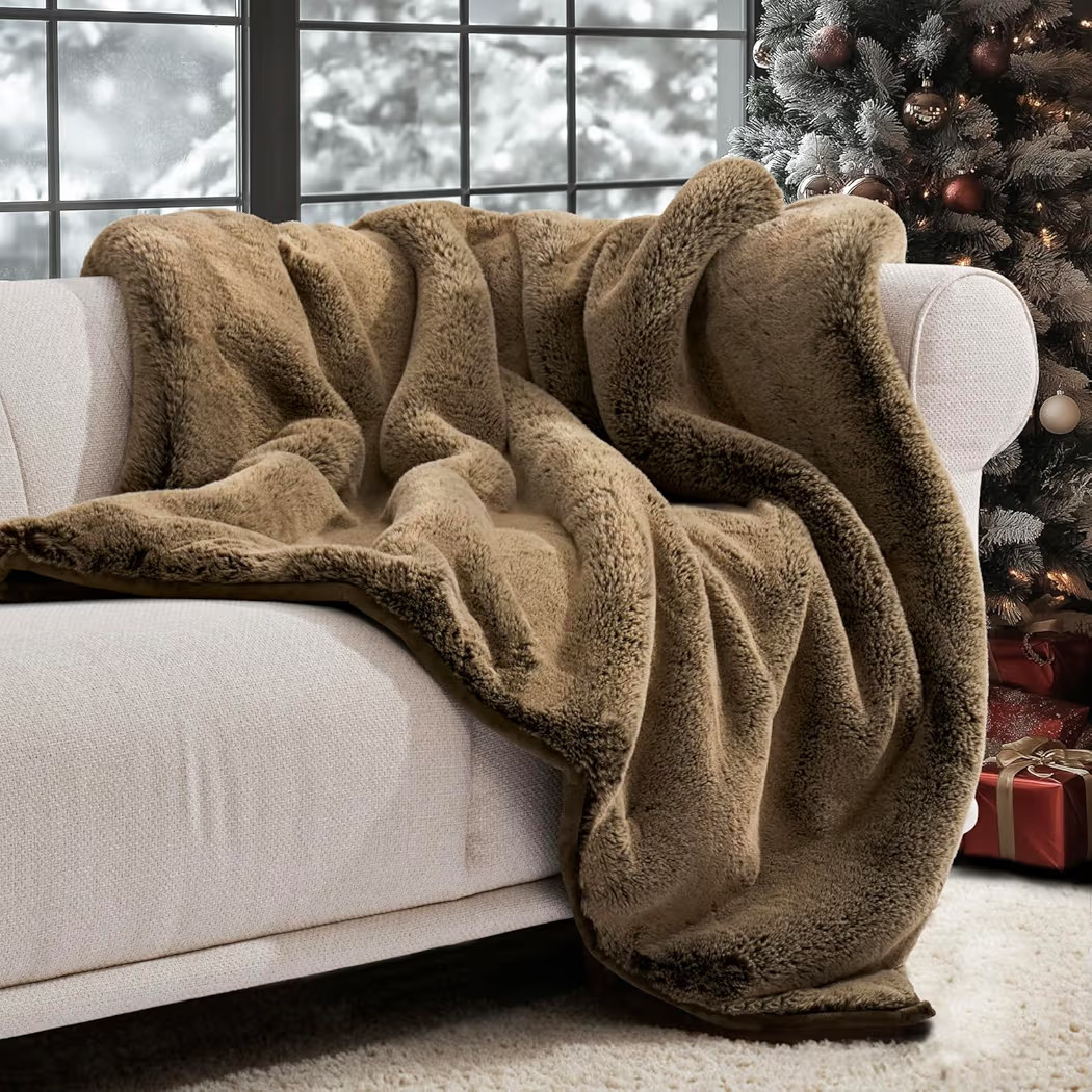 EVERGRACEHOME Luxury Soft Faux Chinchilla Fur Throw Blanket for Couch, Warm Thick Heavy Winter Th... | Amazon (US)