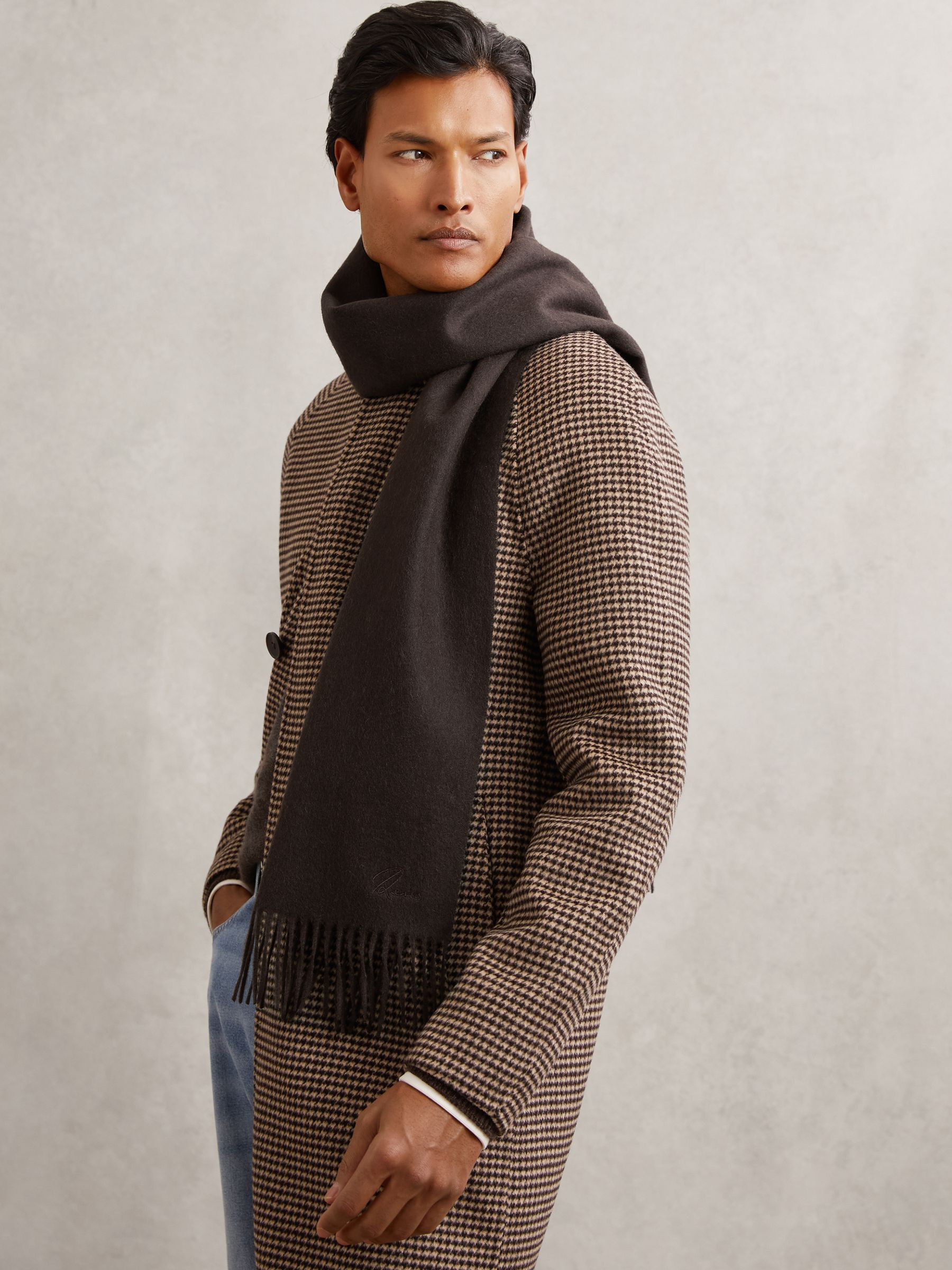 Reiss Wool-Cashmere Script-Logo Scarf in Chocolate Brown | REISS | Reiss DE