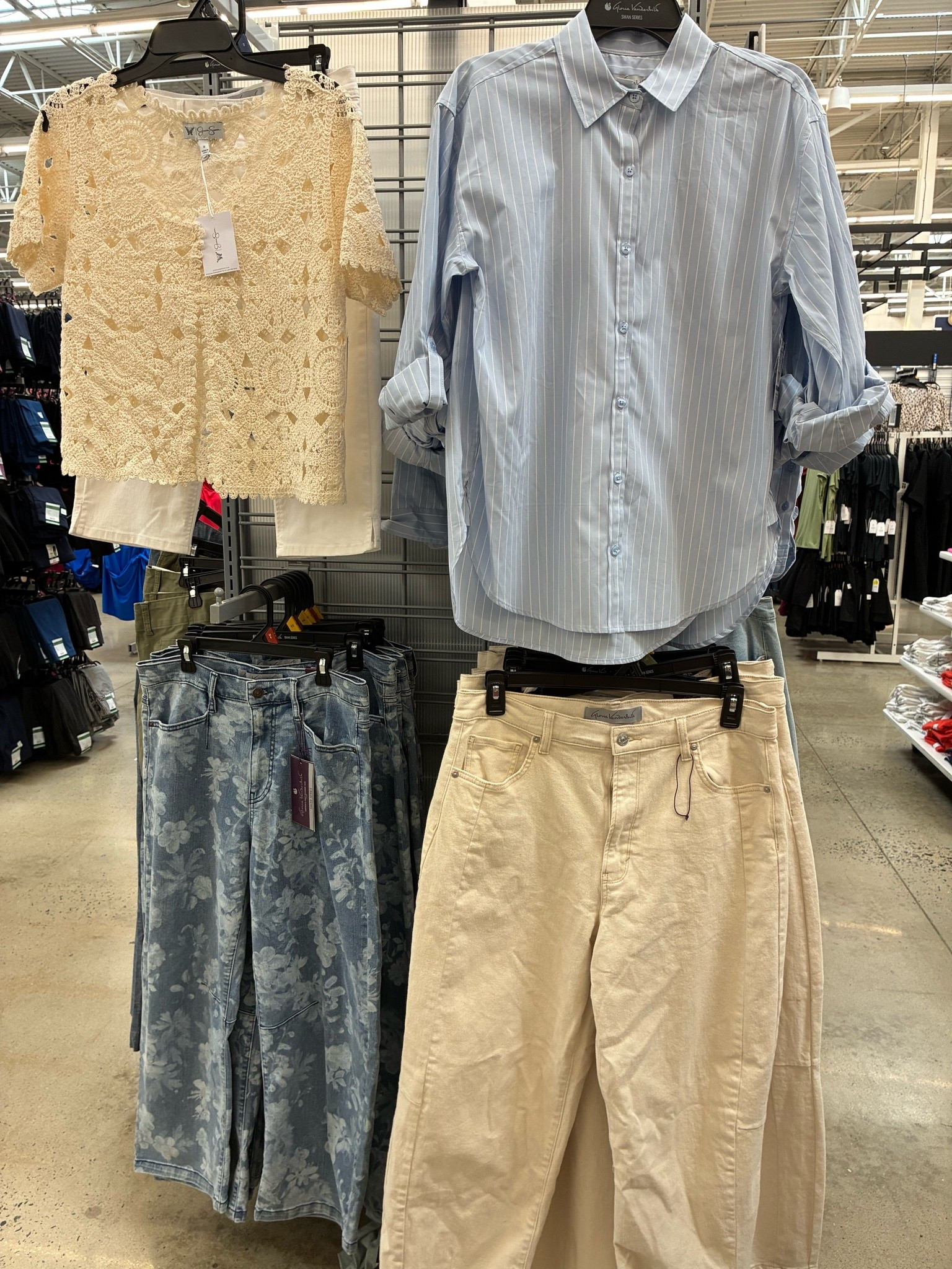 Loving the blue and off white color combo! New finds at Walmart!

#LTKdayinmylife #LTKSeasonal