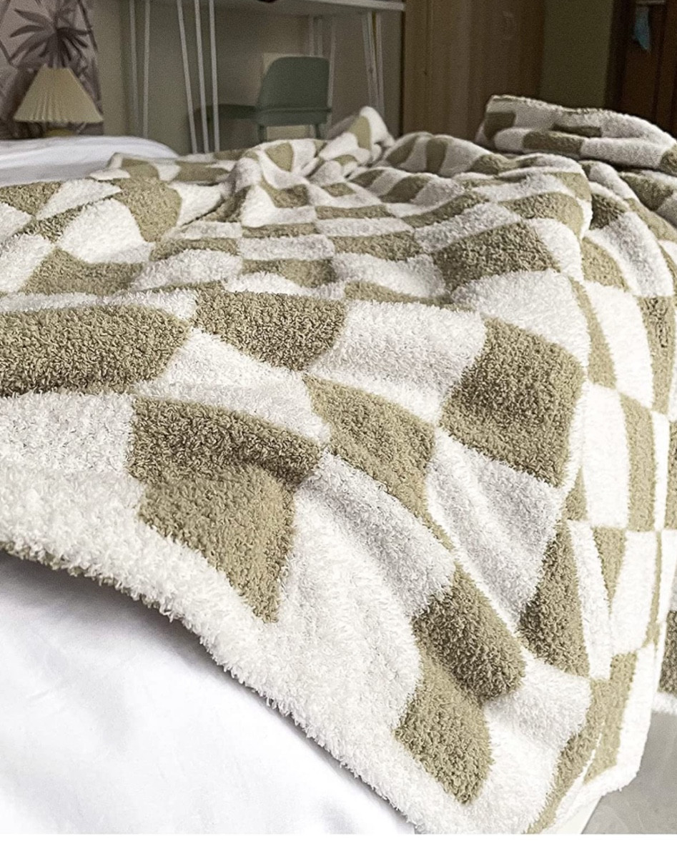 Barefoot Dreams Amazon Dupe for less than $40! #holidaygiftguide #giftguide #giftsforher #amazonhome

#LTKhome #LTKHoliday #LTKunder50
