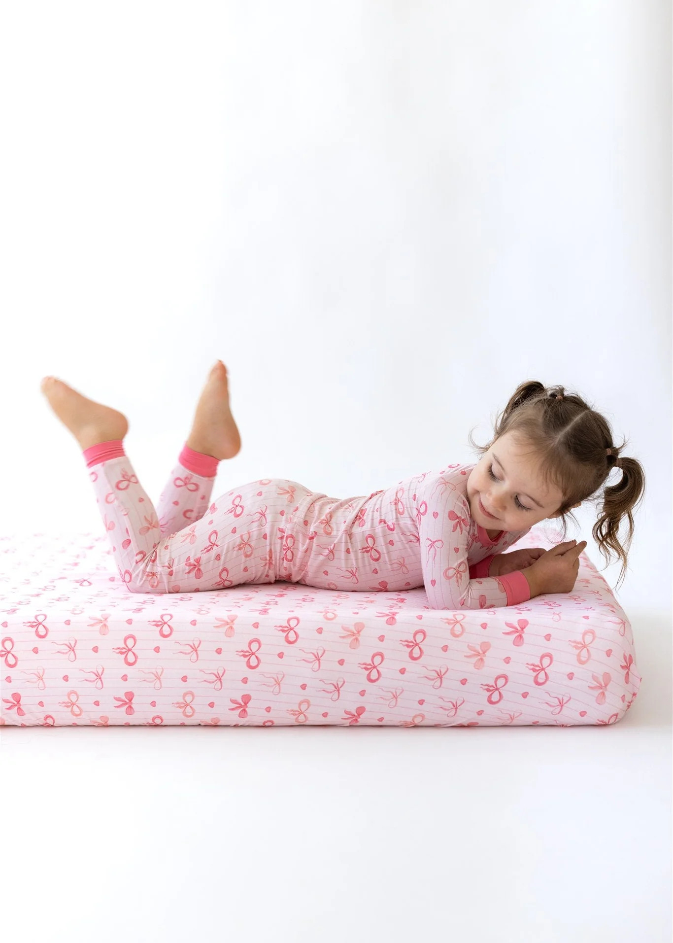 Katy's Bows Crib Sheet | Tiny Jams