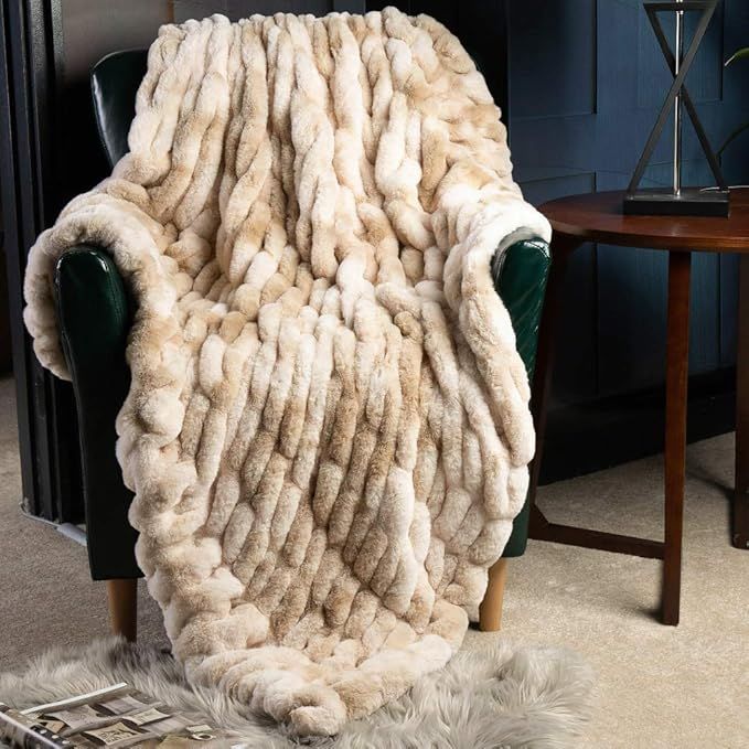 Amazon.com: Super Soft Faux Fur Throw Blanket- Royal Luxury Cozy Plush Blanket use for Couch Sofa... | Amazon (US)
