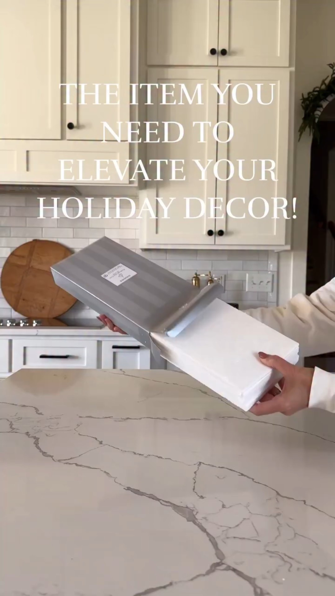 🔗 Comment COLD to get the link to these beautiful glass icicles & garland!