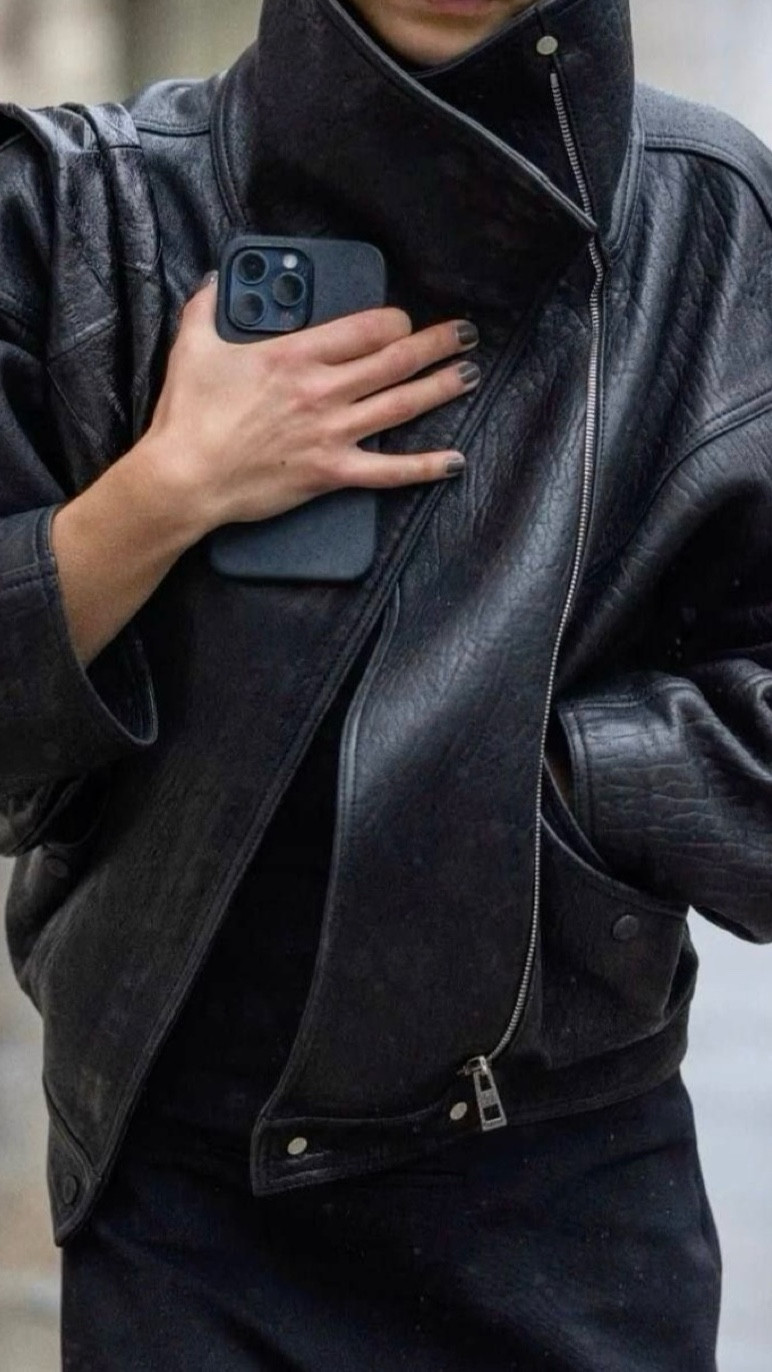 Got my hands on this vital jacket 🖤 100/10!! 