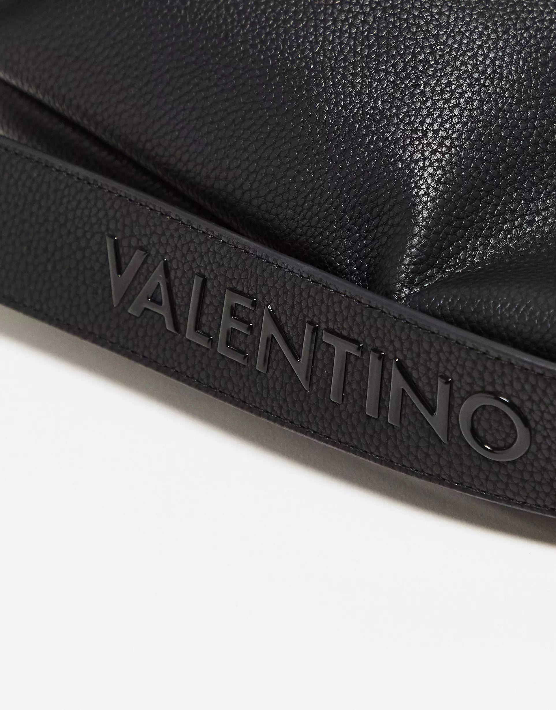 Bolso de hombro grande negro con detalle de anilla de Valentino Bags | ASOS (Global)