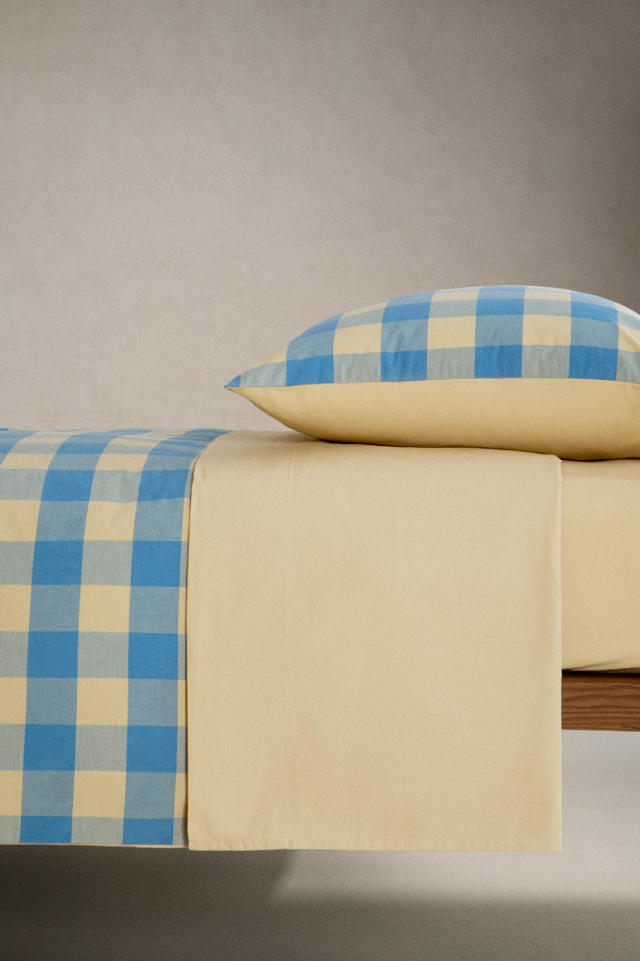 CHILDREN’S REVERSIBLE CHECK DUVET COVER | Zara US