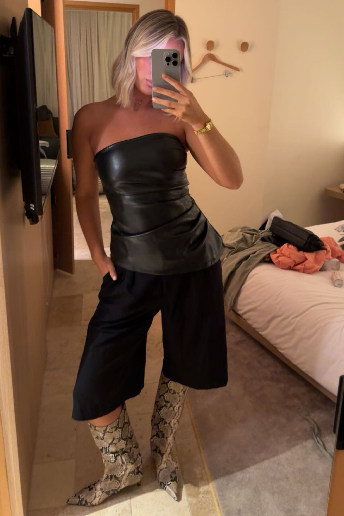 Boots- nakedvice 