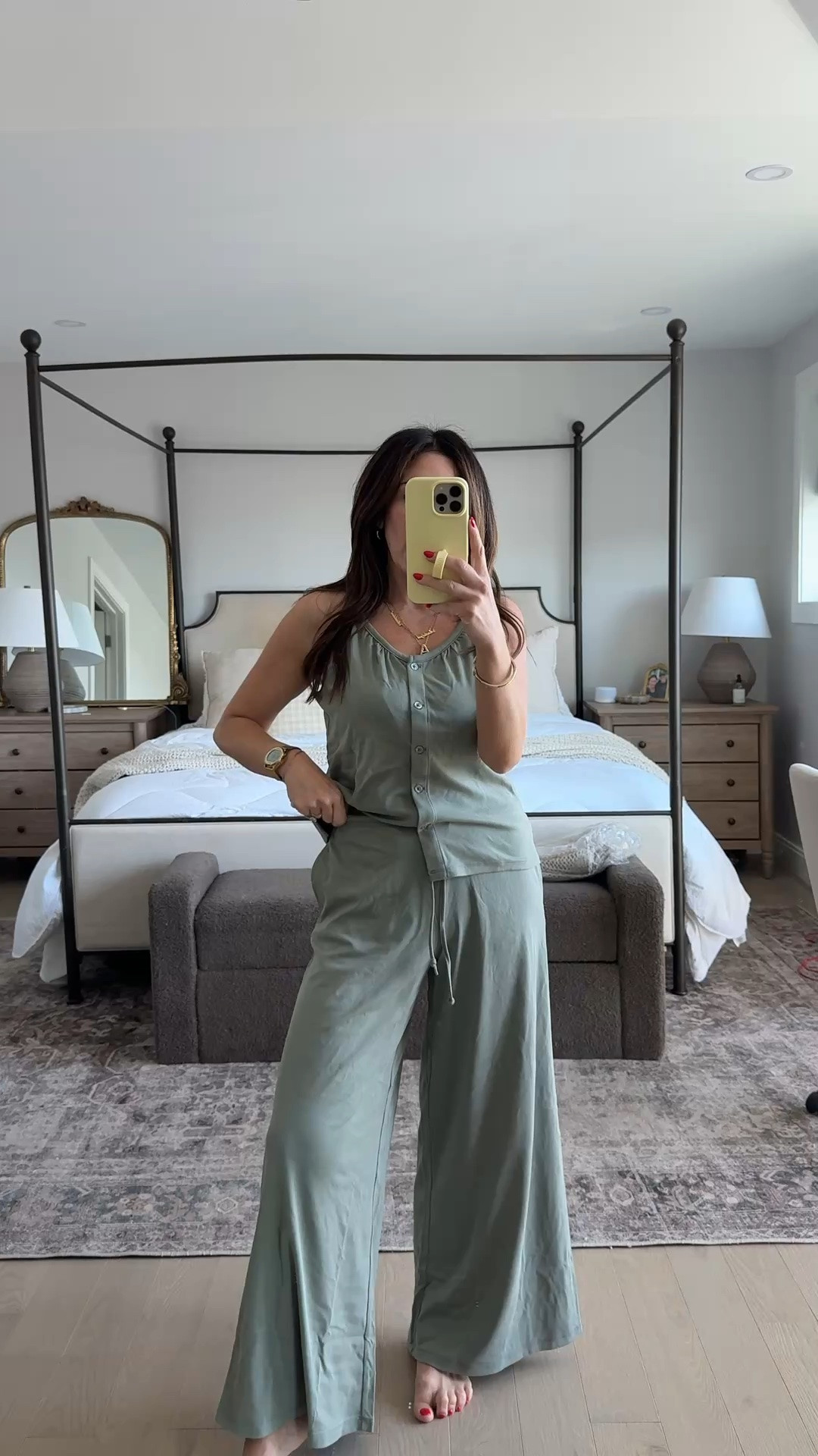 This is the most comfortable set from @Splendid I’m wearing XS in both.

#LTKSeasonal #LTKootd