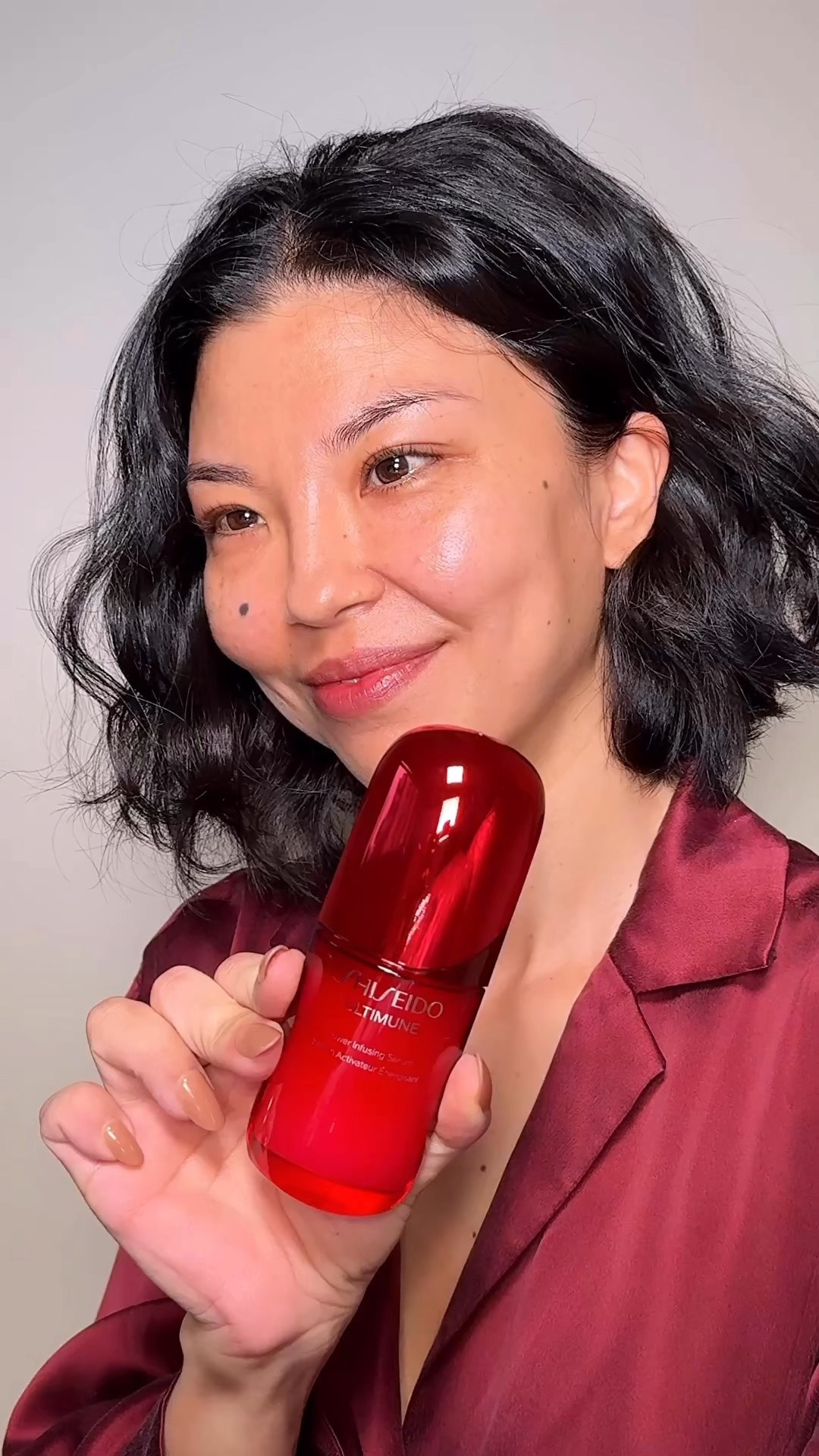 From dull to bright skin in just one week, it’s no wonder the new @Shiseido Ultimune Power Infusing Serum is my holy grail to slow the aging cycle of my skin. This serum is going to plump and smooth your skin giving that boost of hydration which helps reduce fine lines.

One of my favorite parts of this serum is how it helps strengthen your skin’s barrier for a healthy, radiant look #SlowAging #ShiseidoUltimune #Serum #LuxurySkincare #JapaneseSkincare #Shiseido 



#LTKFindsUnder100 #LTKOver40 #LTKBeauty