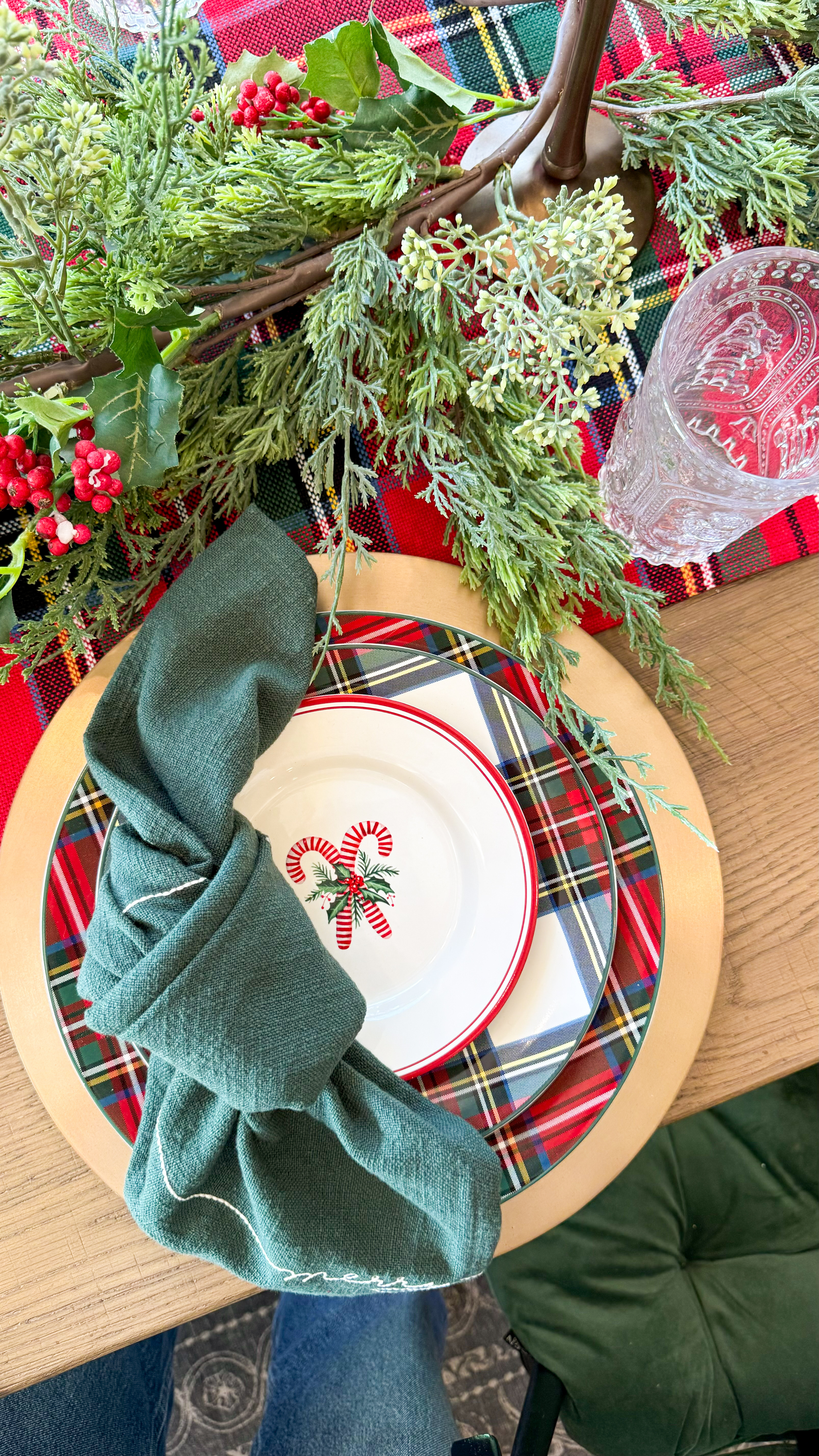 Pottery Barn Christmas Decor Tablescape🎅🏼✨ 

classic christmas tablescape, christmas decor, indoor christmas decor, christmas finds, pottery barn home decor, plaid charger, santa glassware, napkin, table runner, garland, greenery, Samantha Bauchmann 

 #LTKHoliday #LTKSeasonal #LTKHome