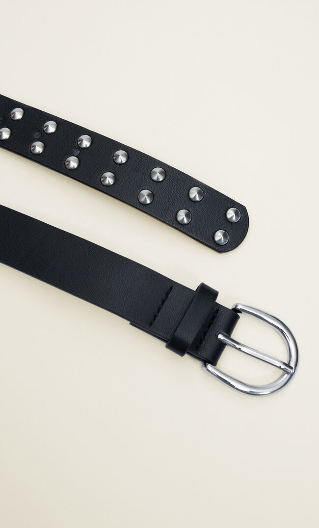Multi-stud belt with oval buckle | Stradivarius (UK)