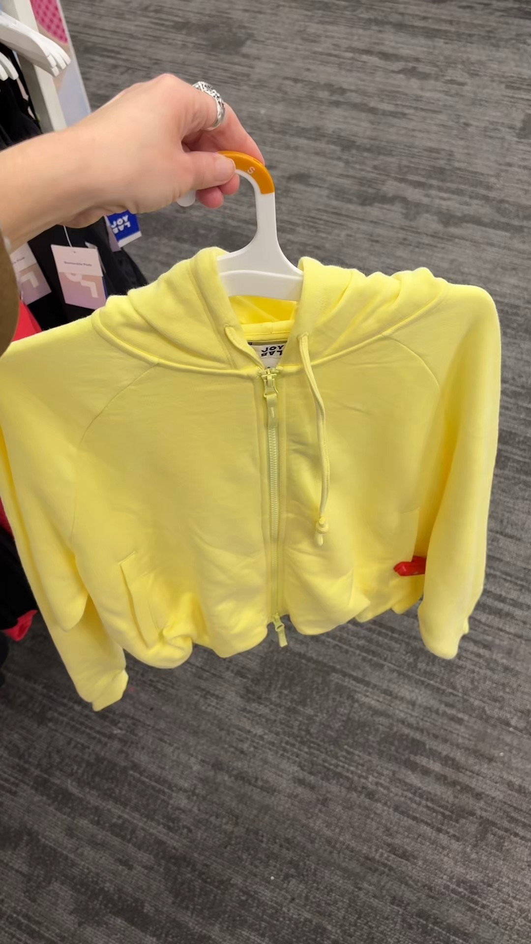 These are super cute!!

New Cropped Bubble Hem Full Zip Hoodies



#LTKActive