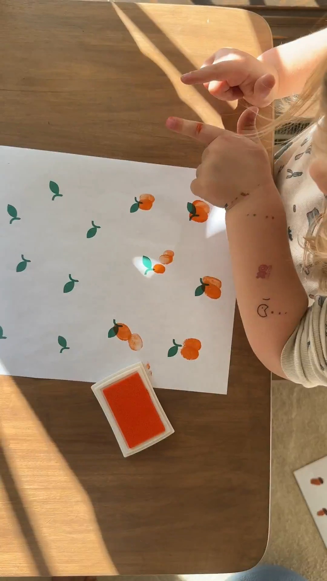 Fall pumpkin toddler fingerprint craft🎃

#LTKKids #LTKHalloween #LTKBaby