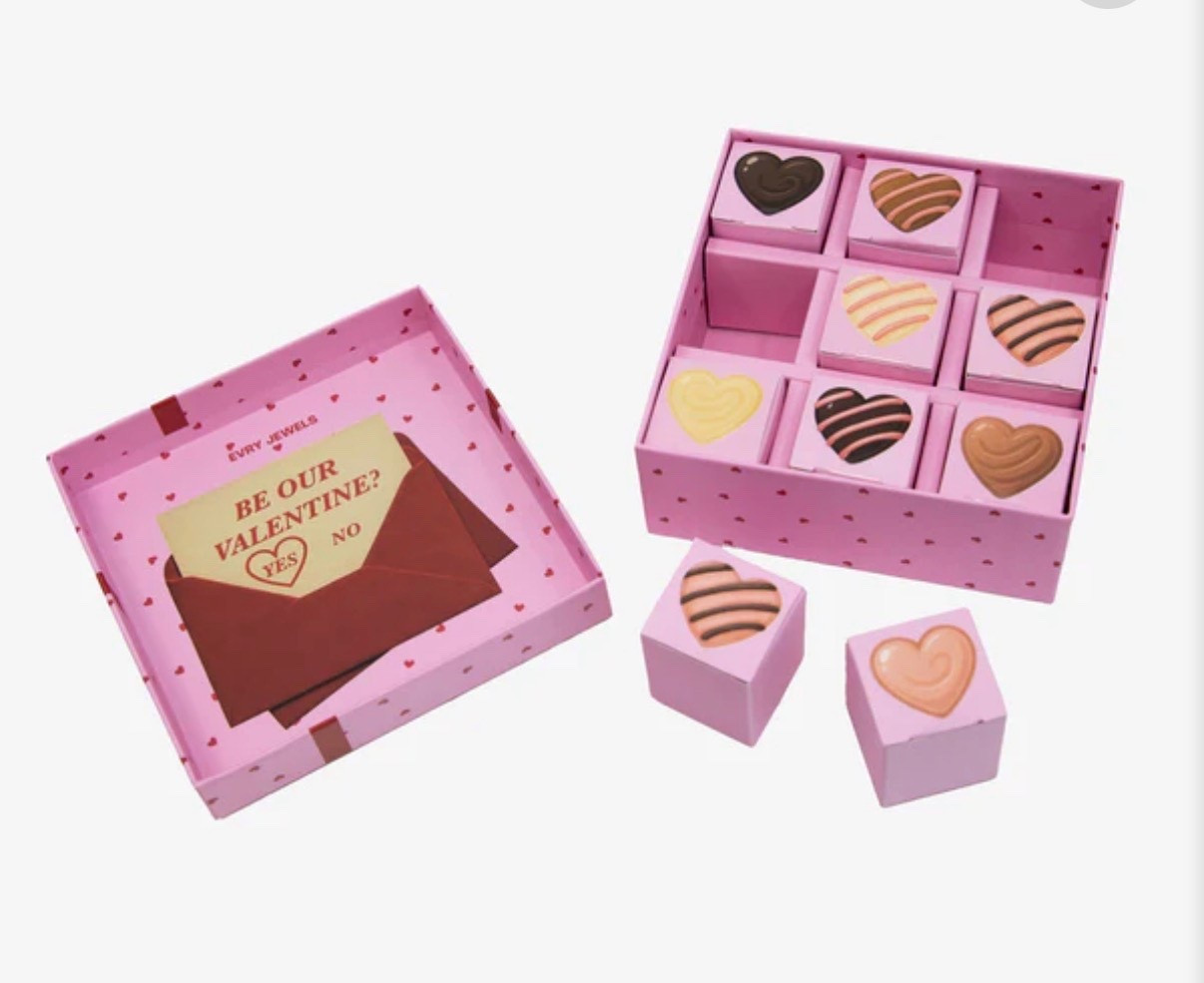 HUGE discount on the EverJewels Valentine’s Day Box (9 pieces!!) 

#LTKmomlife #LTKSaleAlert #LTKValentine