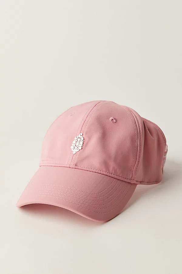 Game Time Cap par FP Movement en Pink, pour femme chez Free People | Free People FR