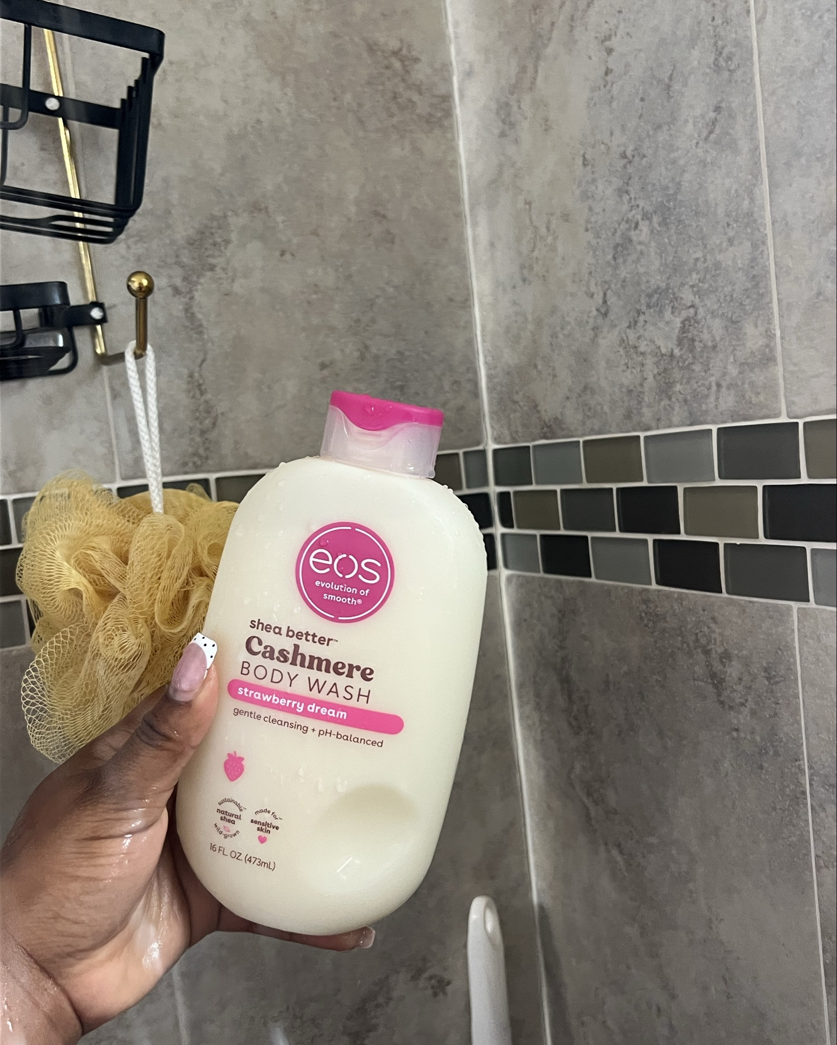 My current favorite shower essentials ! 🎀