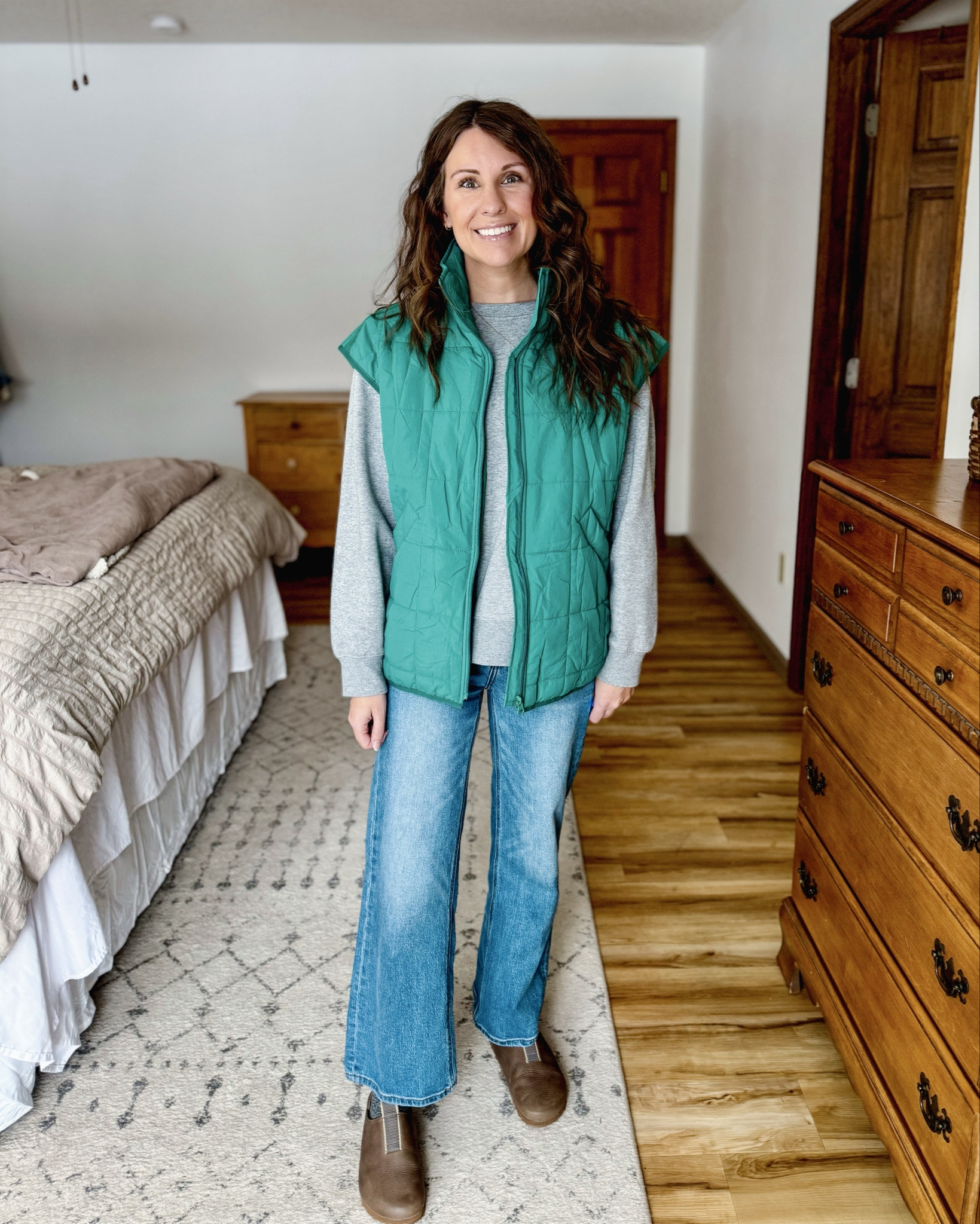 Wearing xs in the crewneck, 24 in 26” inseam in my jeans, 6 in my clogs. My vest is size small✅

#LTKootd #LTKgrwm #LTKPetite