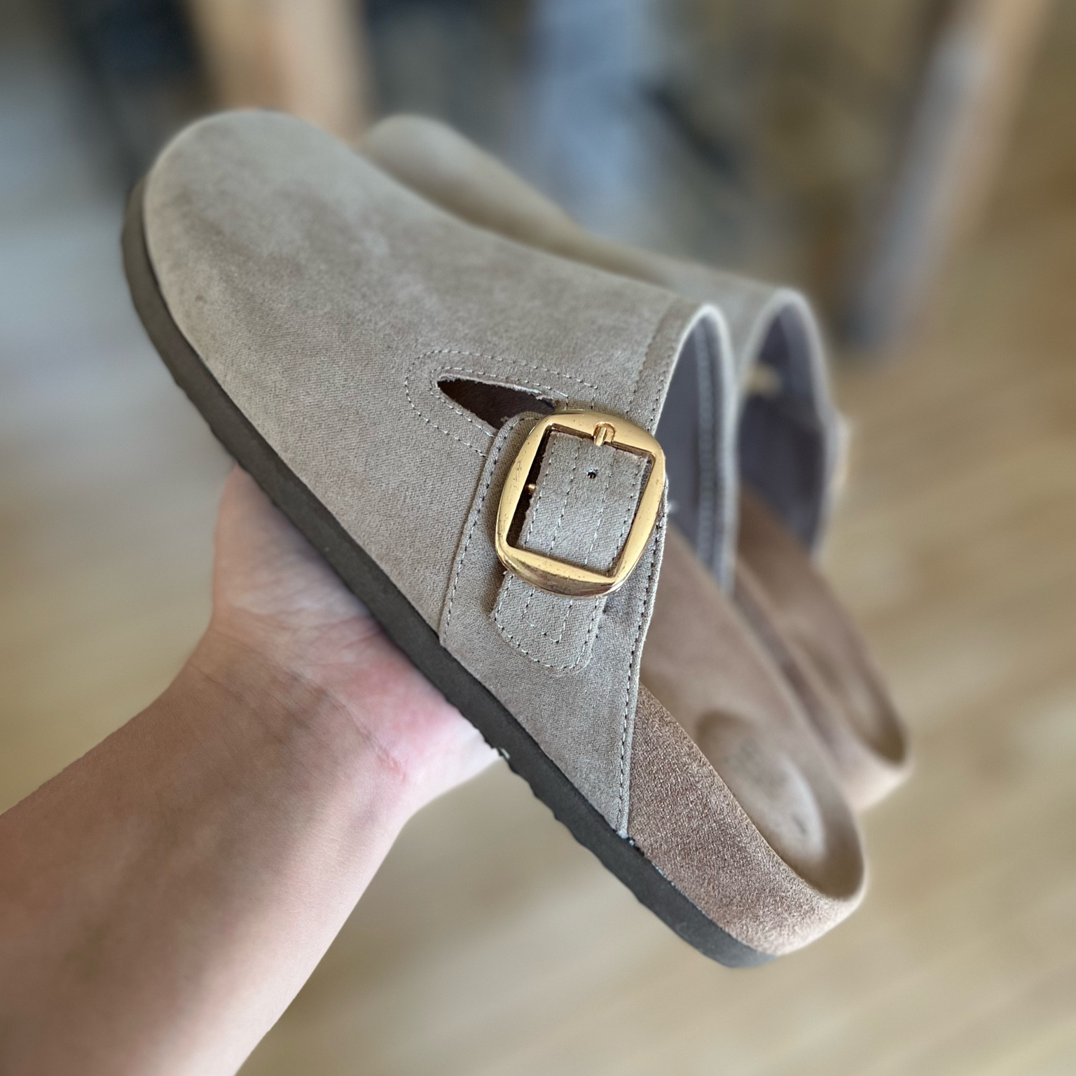 The perfect fall shoes for chunky socks & comfy style!
Get the look for less with these!
I typically wear a 7-7.5, but I got these in an 8 so they wouldn’t be too tight with chunky slouchy socks

Womens style, womens shoes, womens clogs, womens fall style, womens fashion, fall shoes, women’s Birkenstock Boston clogs, Walmart fashion, Walmart finds, Walmart shoes, affordable fashion 

#LTKShoeCrush #LTKFindsUnder50 #LTKStyleTip