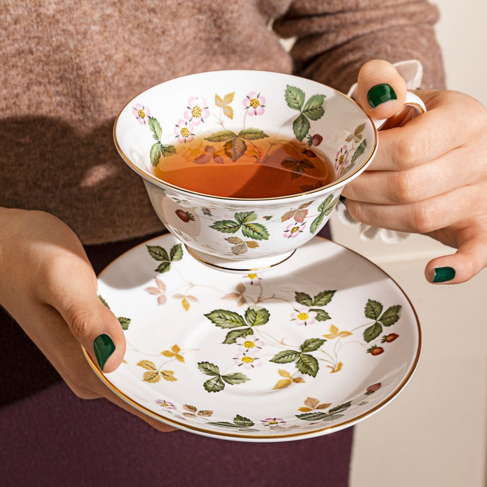 Wedgwood Wild Strawberry 5-Piece Dinnerware Set | Williams-Sonoma