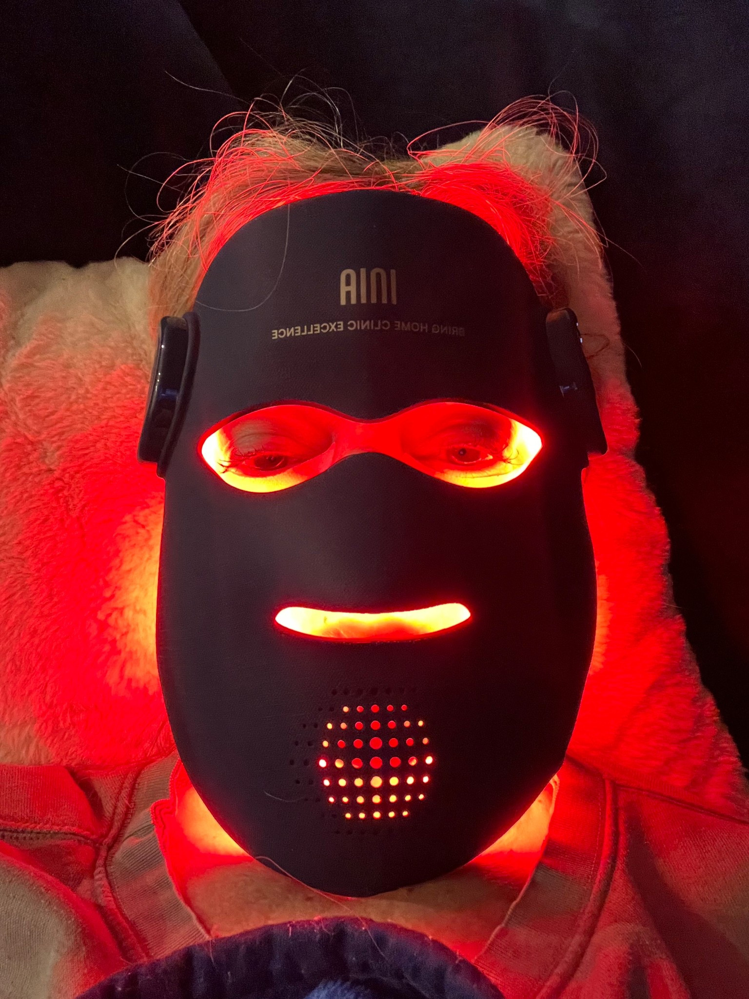 Red Light Therapy Face Mask! 30 minutes/day! #beauty #face #mask #redlight #antiwrinkle 

#LTKselfcare #LTKOver40 #LTKBeauty