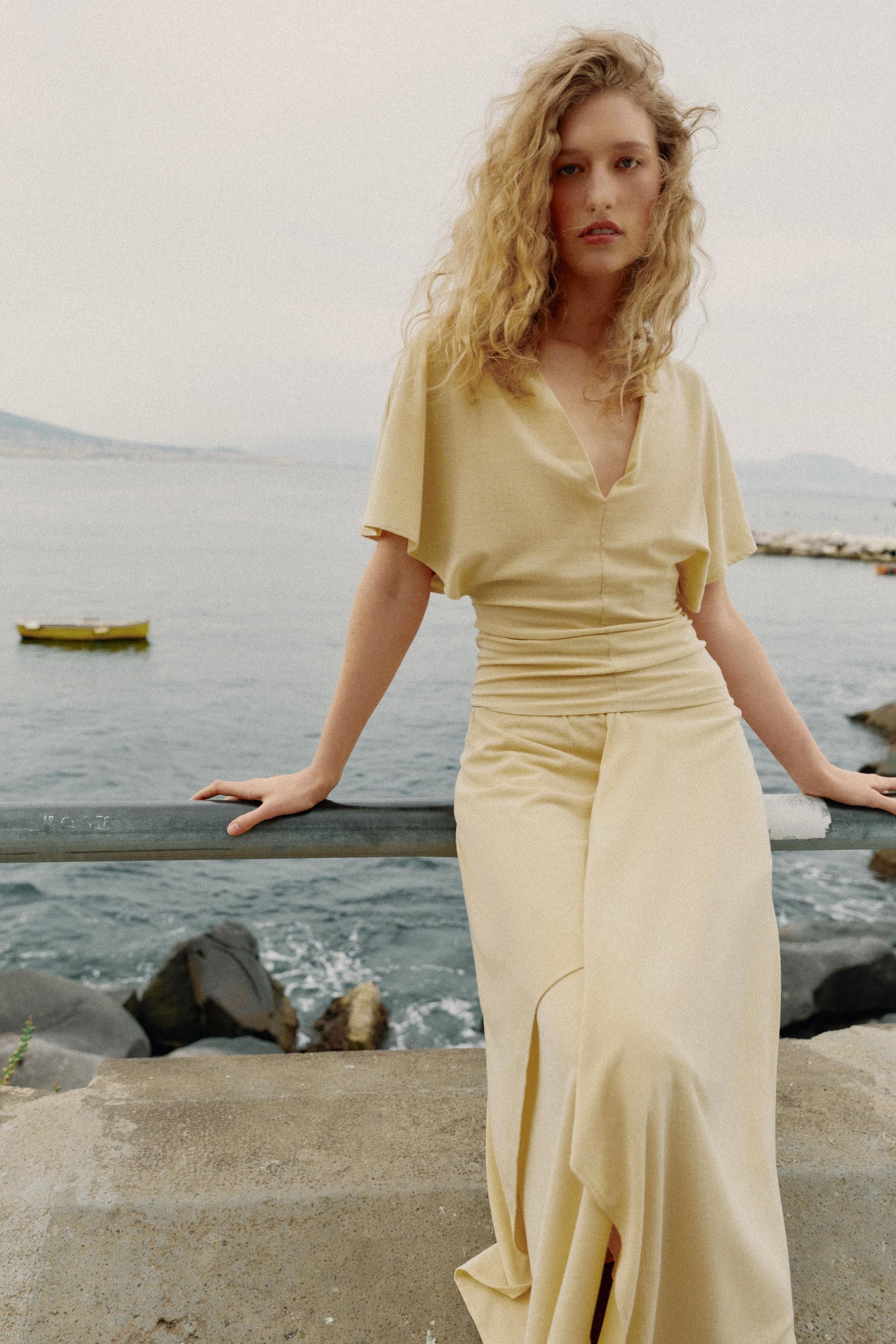 FLOWY V-NECK TOP | Zara US