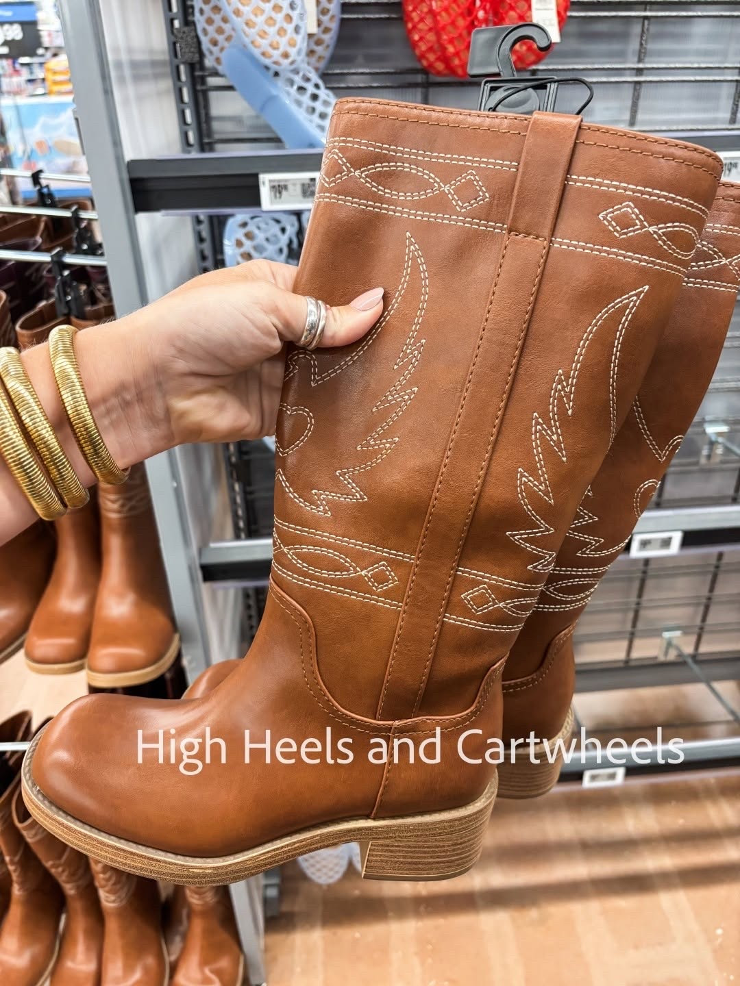 Super fun embroidered boots from Walmart! I'm obsessed with the details on these. Check out the pretty burgundy shade online! Perfect for adding a little Western flair to any outfit.🤠✨