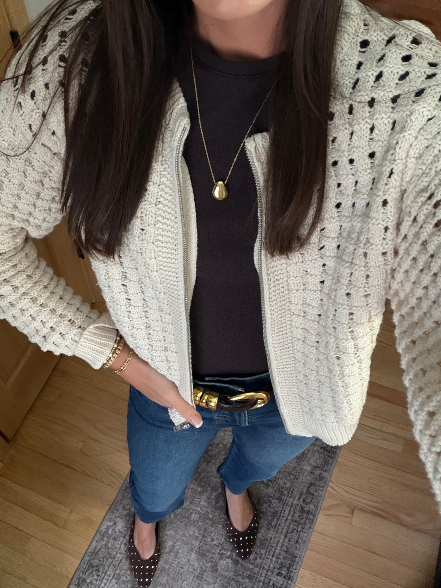 Today’s outfit 

Sweater - medium
Jeans - size 26 regular 
Linking similar tee 