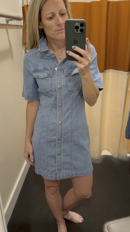 Need a Nashville Outfit?  Loving this snap front denim shirt dress.  Perfect for a country concert too! 

#countryconcert #nashvilleoutfit #denim #denimdress #springdress #springoutfit

#LTKSeasonal #LTKxMadewell #LTKVideo