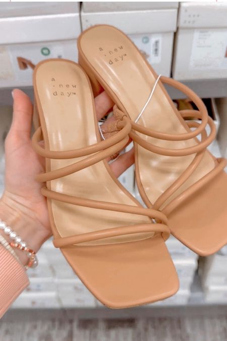 ✨𝙉𝙀𝙒✨ sandals at Target!!



Target, Target Style, Amazon, Spring, 2023, Spring ideas, Outfits, travel outfits / spring inspiration  / shoes, sandals / travel / Vacation / Beach/   / wear/ travel outfit / outfit inspo / Sunglasses | Beach Tote | Heels | Amazon Fashion | Target Fashion | Nordstrom | Handbags  dress / spring wear #LTKfit 

#LTKshoecrush #LTKstyletip