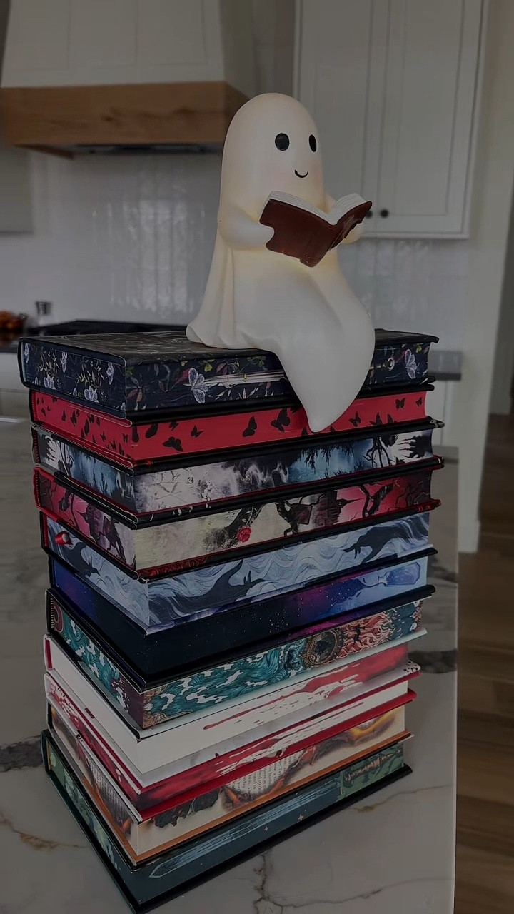 Reading Ghost Light


#LTKSeasonal #LTKHalloween