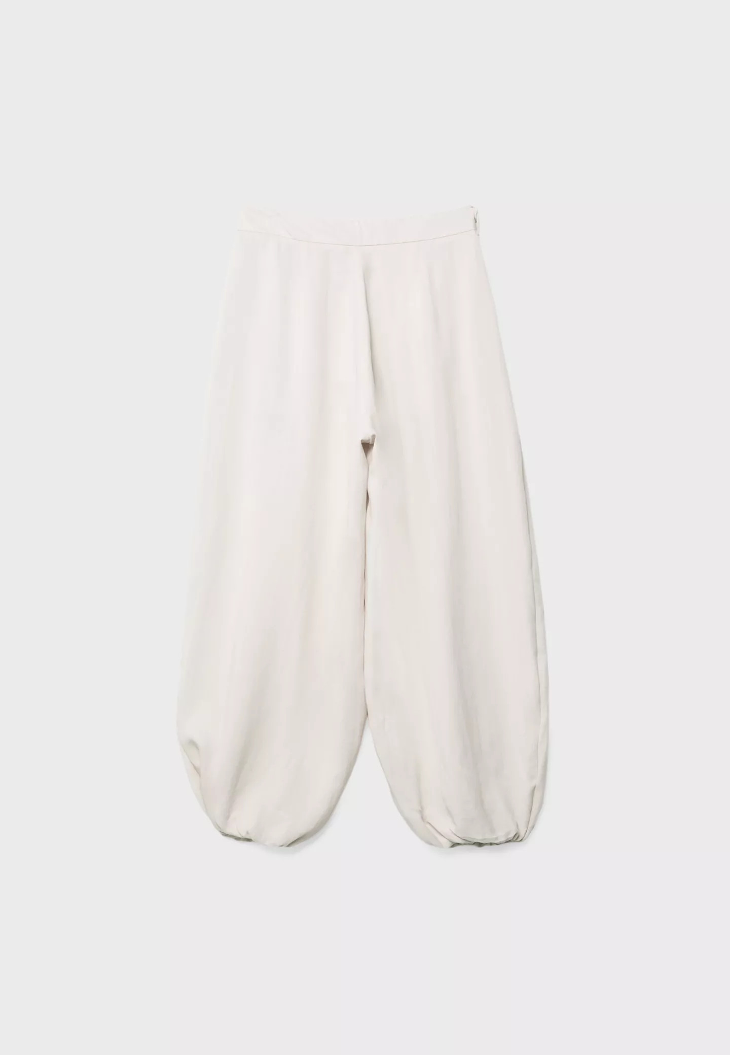 Balloon trousers with buckle - Women's Mocacos Nuevo | Stradivarius United Kingdom | Stradivarius (UK)