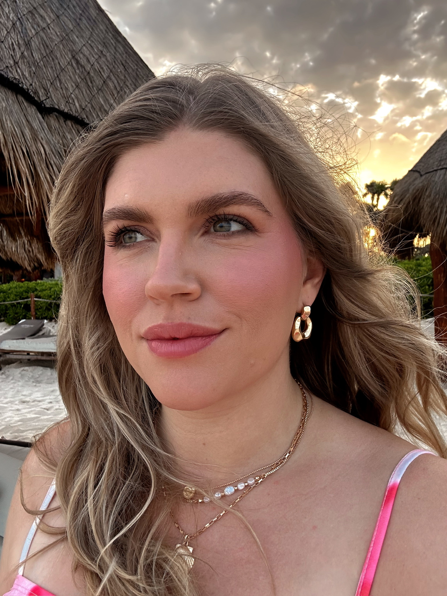 Summer makeup routine linked and my outfit details!

#LTKTravel #LTKFindsUnder100 #LTKBeauty