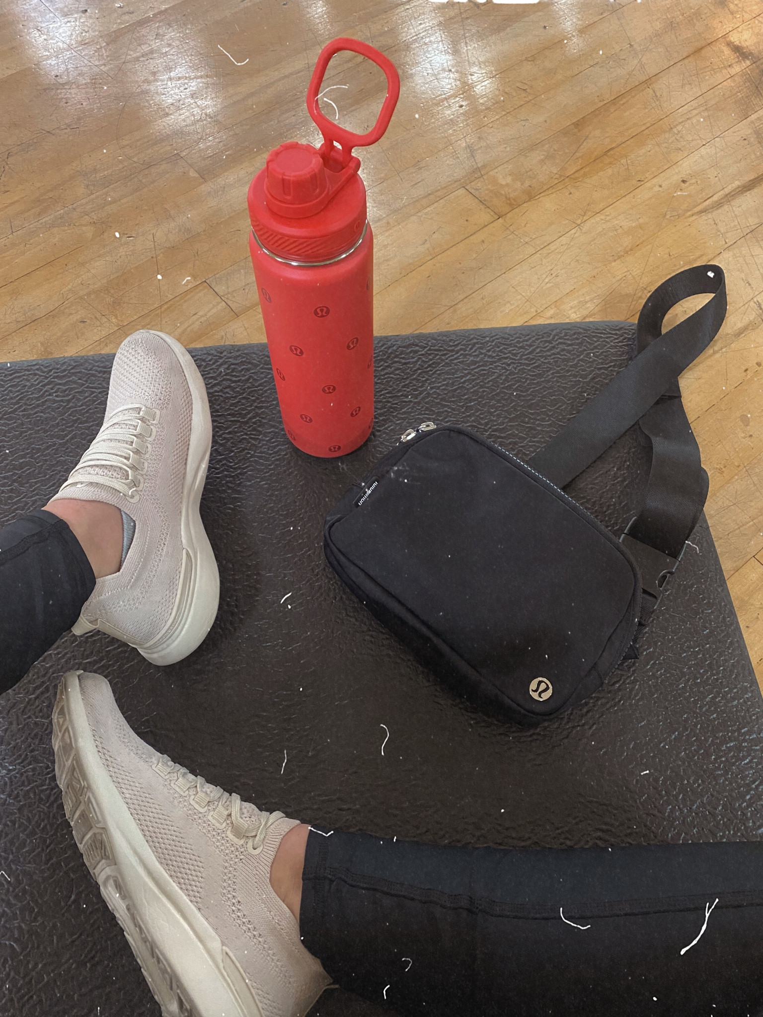 Shoes: 7
Pants: Small

Lululemon, APL, ALO Yoga, workout, gym, fitness 

#LTKfit