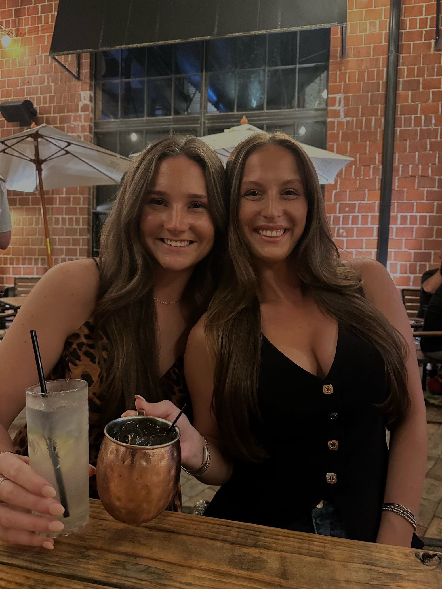 The most flattering vest! Wearing a small 🤍