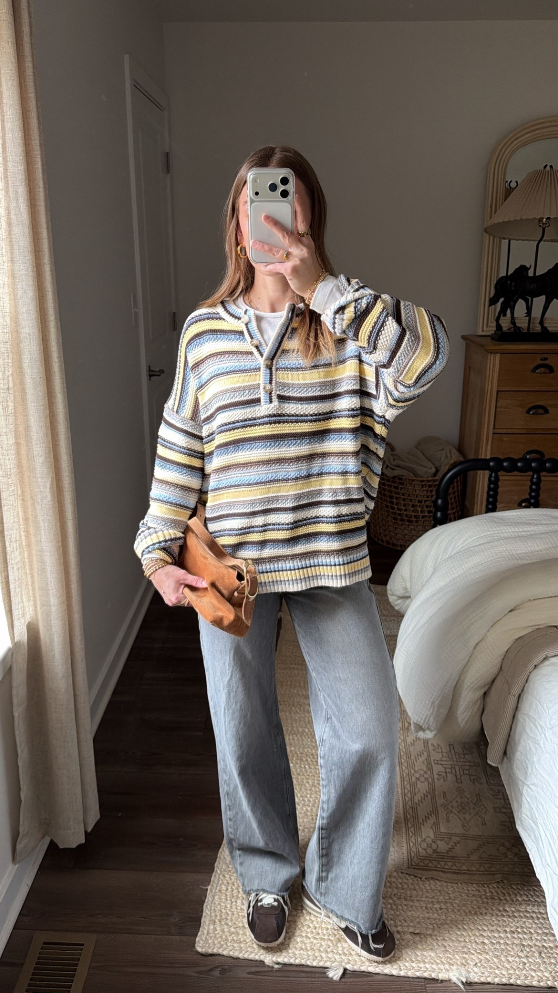 3/7/26 Casual Spring Outfit

Easy spring outfit of the day 🤍 Wearing my brown Nike Cortez sneakers with my grey Princess Polly jeans, a striped Abercrombie sweater, and my suede J.Crew bag.

Simple, comfortable, and perfect for an everyday spring look. Everything is linked here ✨

#LTKSeasonal #LTKootd #LTKSpringSale
