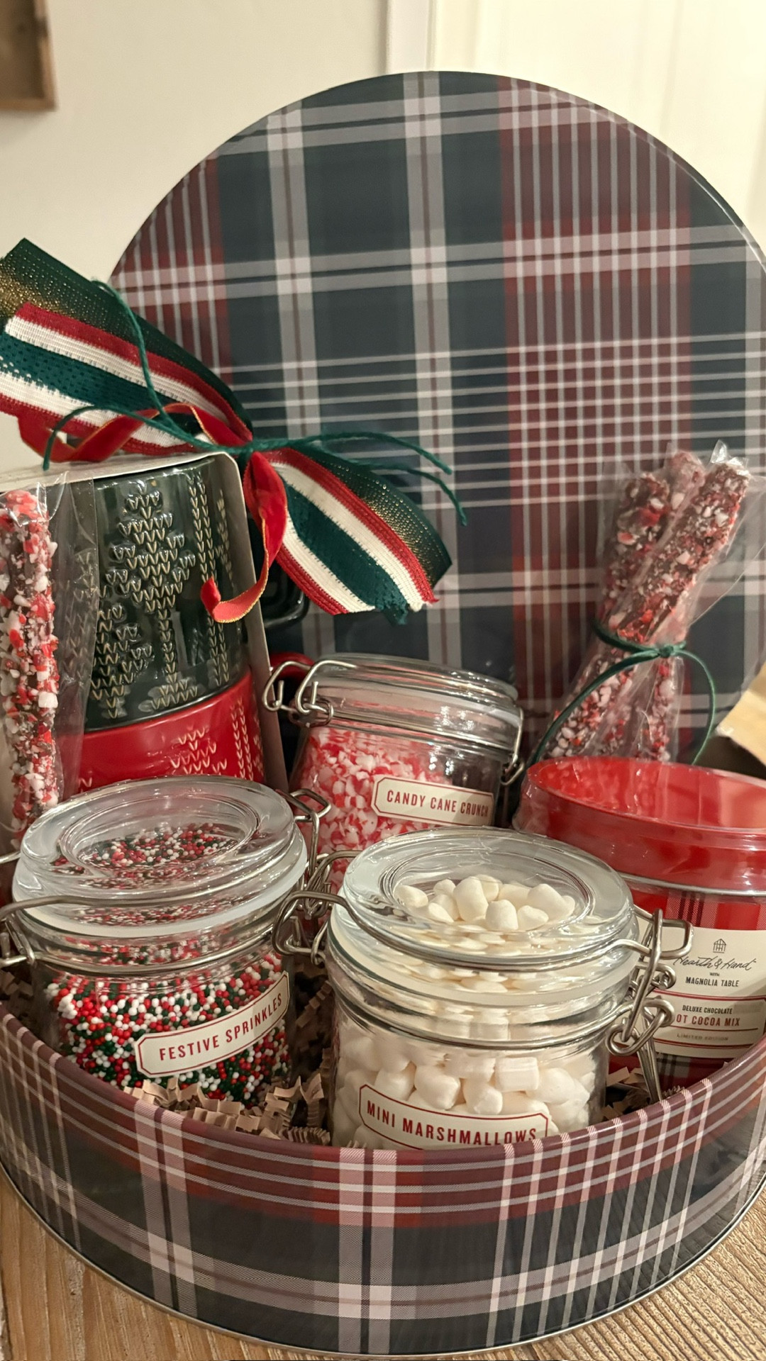 What’s more cozy and festive than hot chocolate right?? ❄️ And I love this adorable tin from Target! This gift is quick, easy, and cute! A great way to gift someone everything they need for a cozy hot cocoa night! ⠀
⠀
#GiftyGirl #GiftyGirlOfficial #GiftIdeas #GiftInspo #HotChocolate #Target #TargetStyle #HearthAndHand #ThoughtfulGifting #SimpleGifts #HolidayFun #CozyGifts

#LTKGiftGuide #LTKSeasonal #LTKHoliday