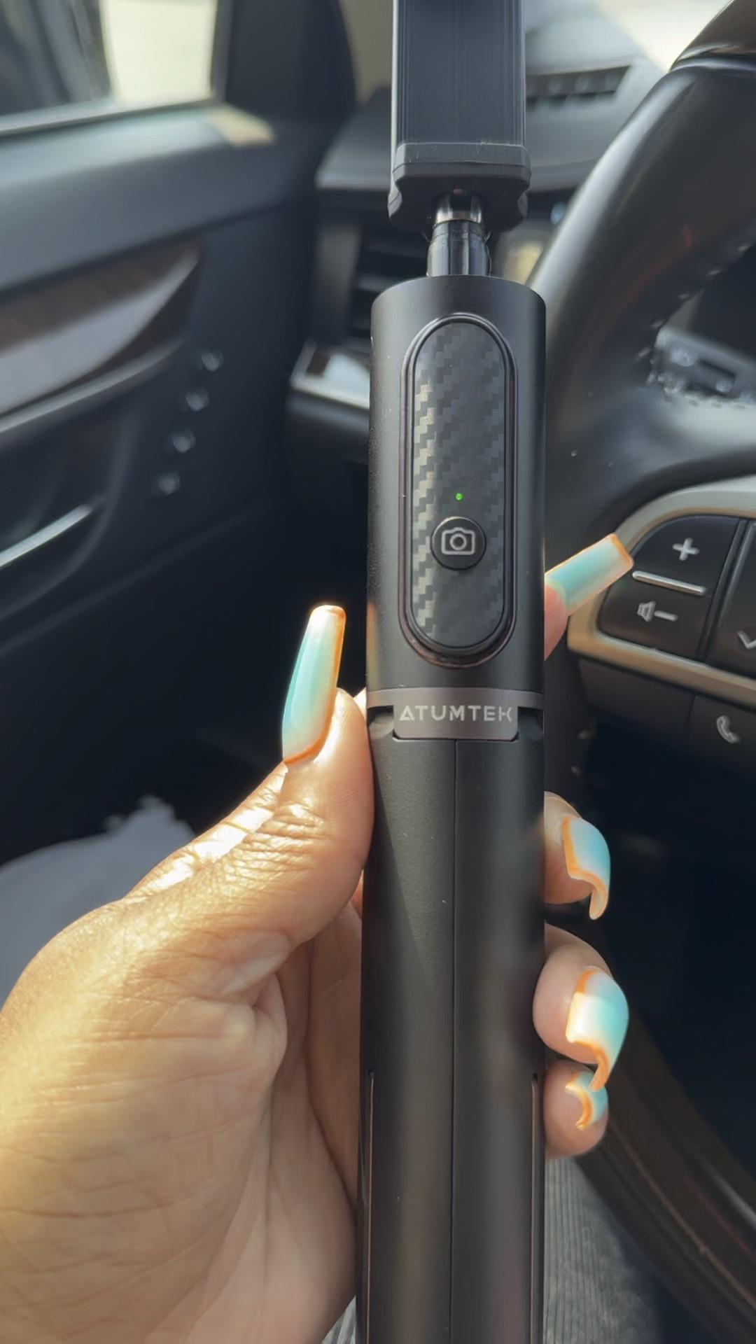 Secure SELFIE 🤳🏽 VLOG stick !!

#LTKVideo #LTKPlusSize #LTKStyleTip