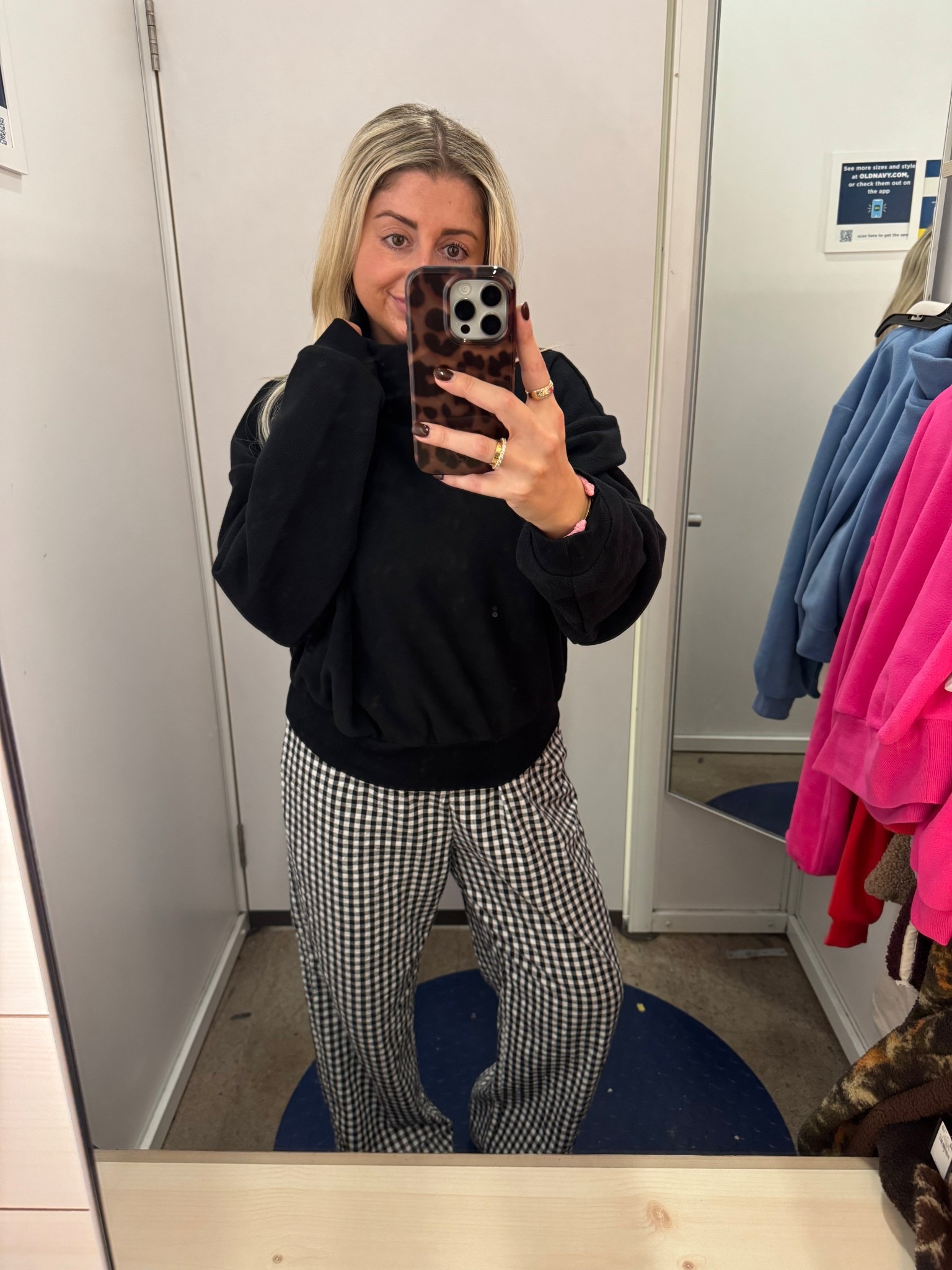 50% off old navy outfit
Mock neck pullover large 
Boxer pants small
Adidas sneakers tts

#LTKFindsUnder100 #LTKGiftGuide #LTKSaleAlert