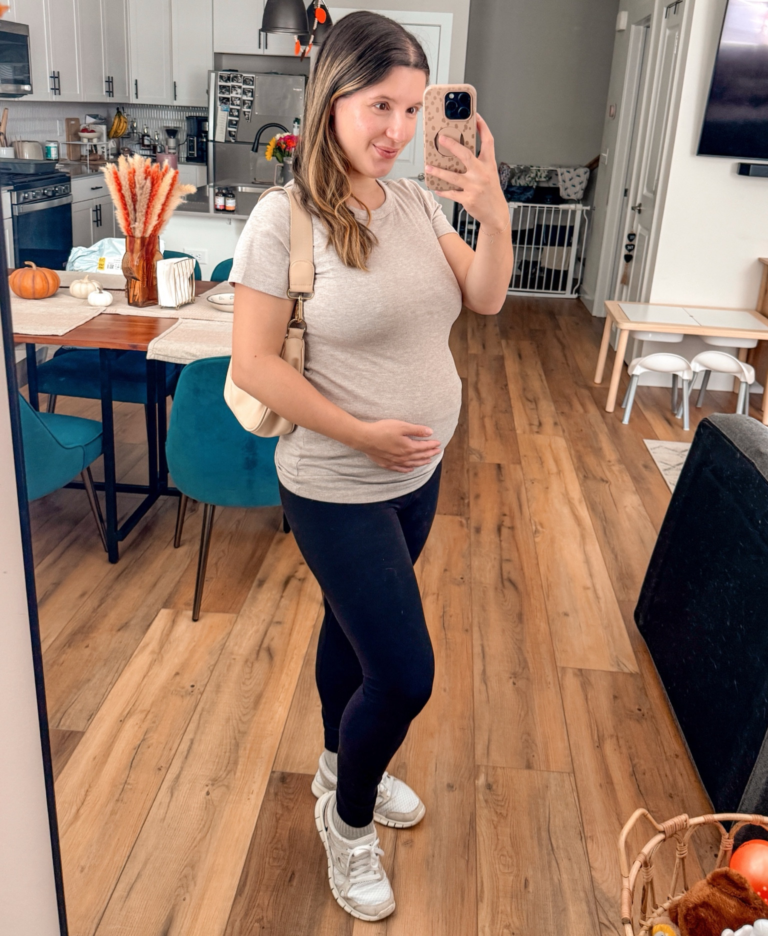 Comfy casual pregnancy outfit 🍂🤰🏻

#LTKBump #LTKStyleTip #LTKFindsUnder50