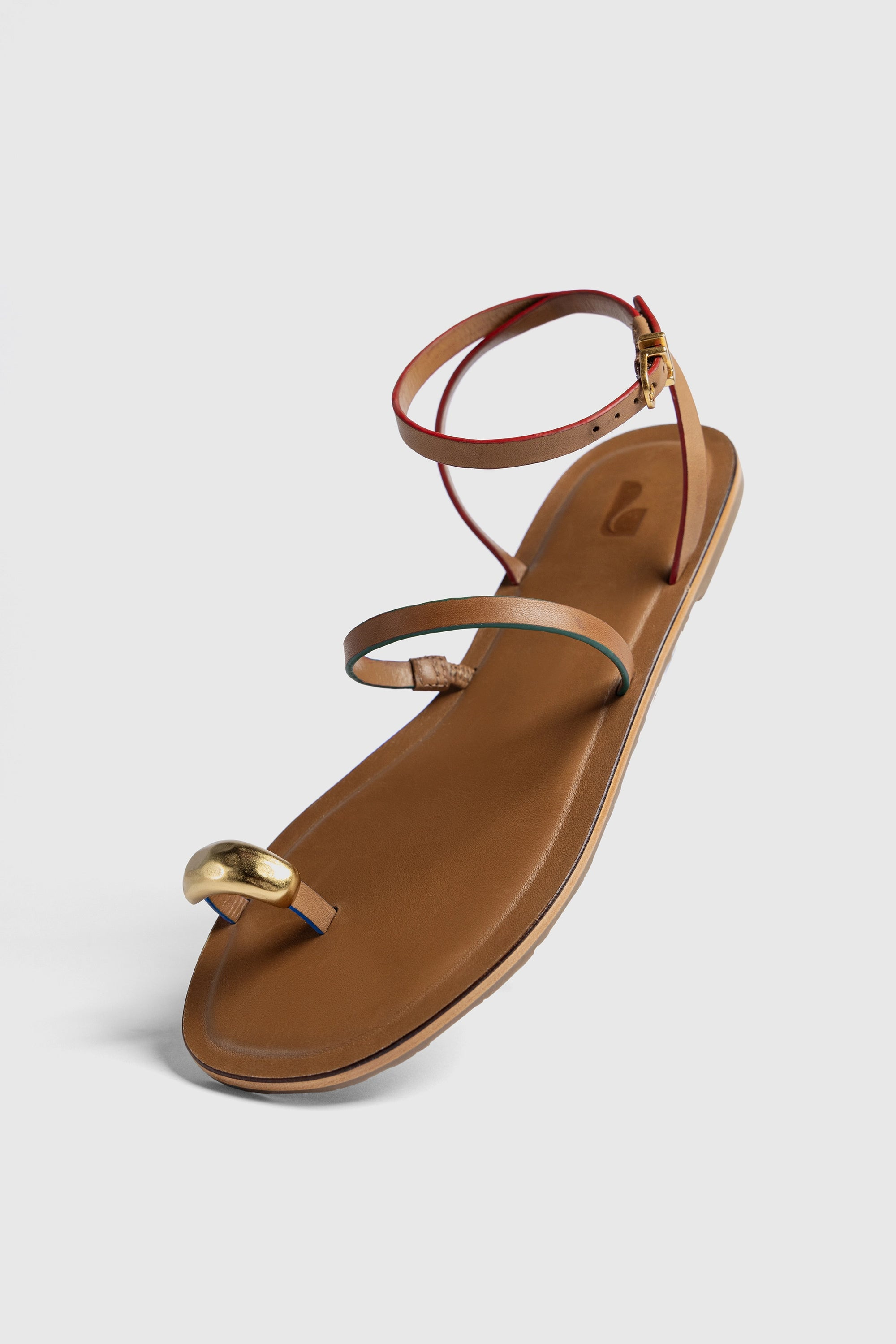 Biarritz Flat Sandal In Light Caramel Leather | Larroude