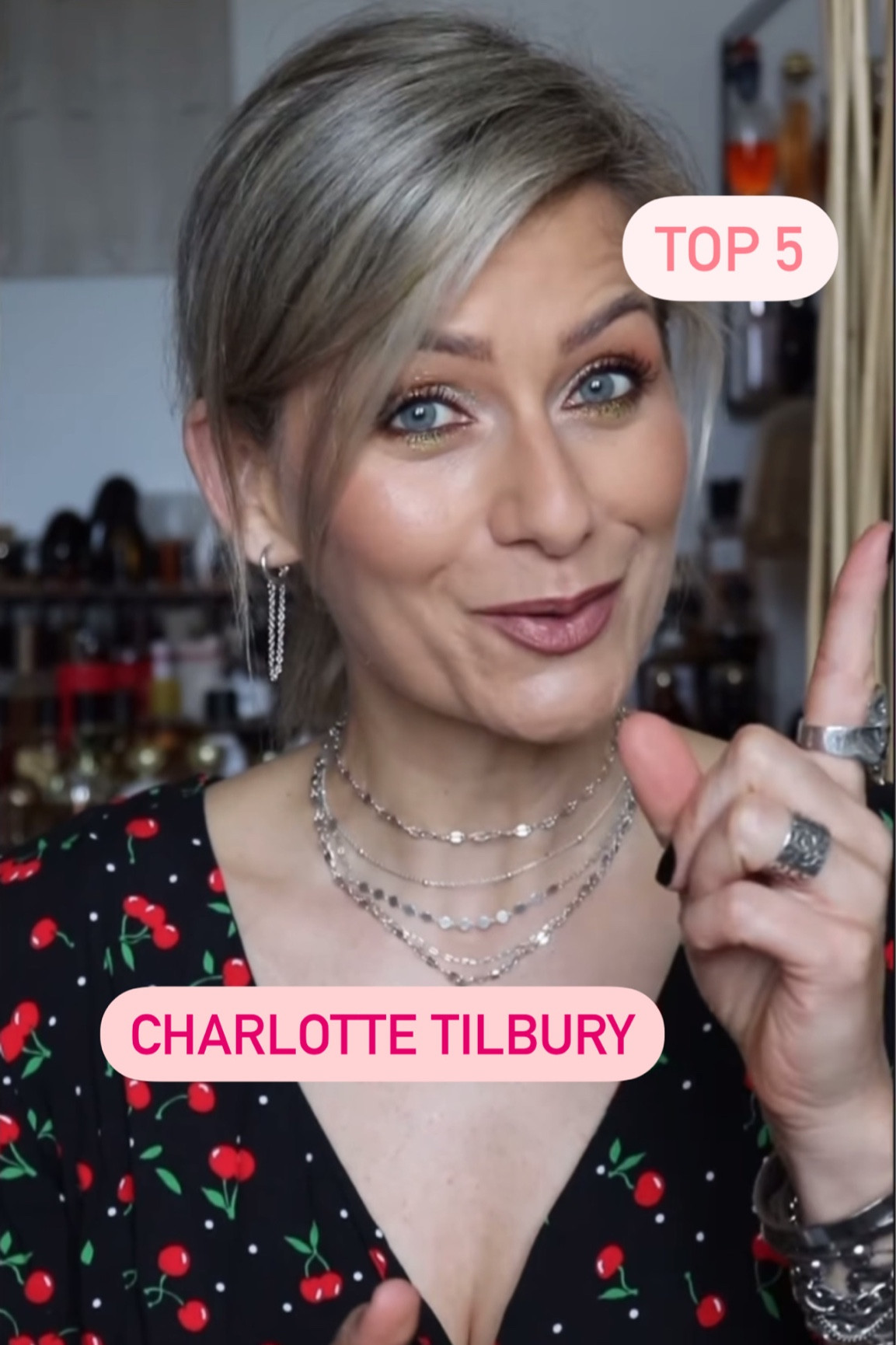 Top 5 Charlotte Tilbury - teint 

Hollywood flawless filter 
Beautiful skin Radiant Concealer
Beautiful skin foundation 
Beautiful skin sun-kissed glow 
Glowgasm beauty light wand

fond de teint liquide, anti-cernes lumineux, fond de teint, bronzer, highlighter liquide 
#CharlotteTilbury #top5 #maquillage #teint 

#LTKFind #LTKbeauty